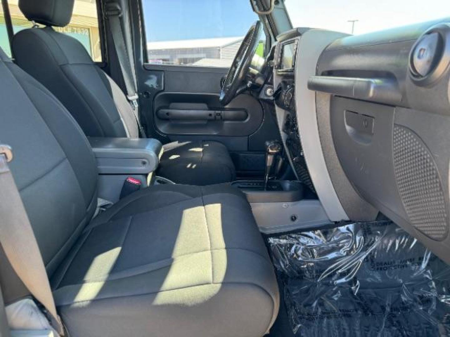2010 Dark Charcoal Pearl with Black Hard Top /Dark Slate Gray/Medium Slate Gray Cloth Interior Jeep Wrangler Unlimited Rubicon 4WD (1J4BA6H12AL) with an 3.8L V6 OHV 12V engine, 4-Speed Automatic transmission, located at 1865 East Red Hills Pkwy, St. George, 84770, (435) 628-0023, 37.120850, -113.543640 - Photo#30