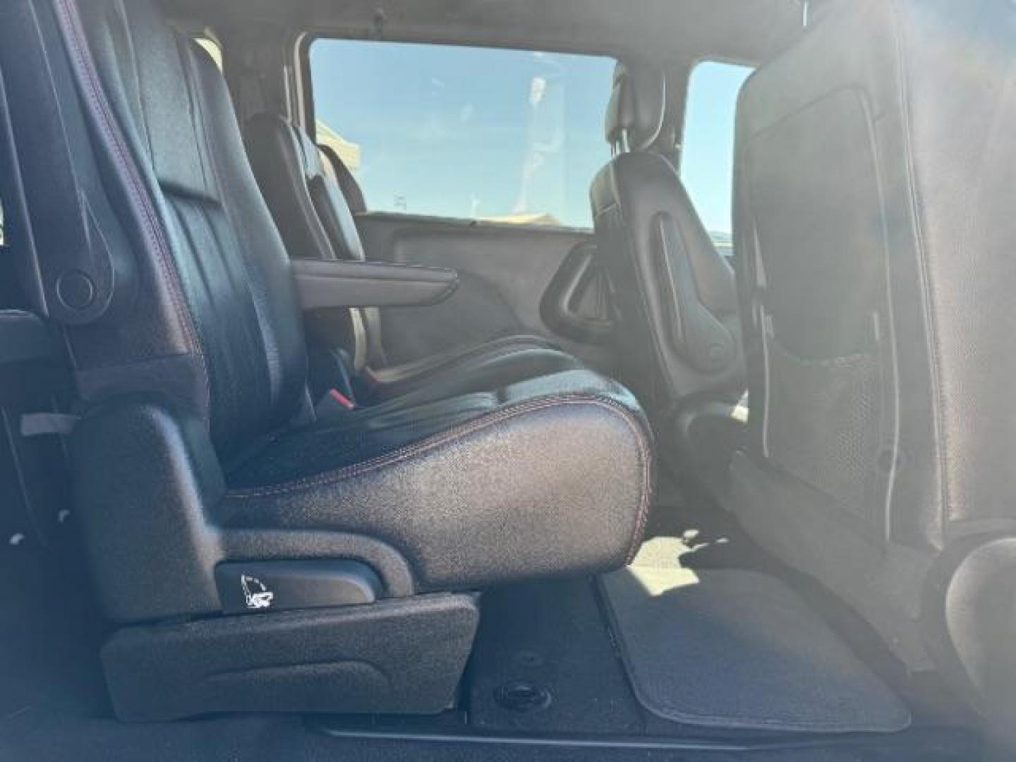 2018 White /Black Interior Dodge Grand Caravan GT (2C4RDGEG1JR) with an 3.6L V6 DOHC 24V engine, 6-Speed Automatic transmission, located at 940 North Main Street, Cedar City, UT, 84720, (435) 628-0023, 37.692936, -113.061897 - Photo#27