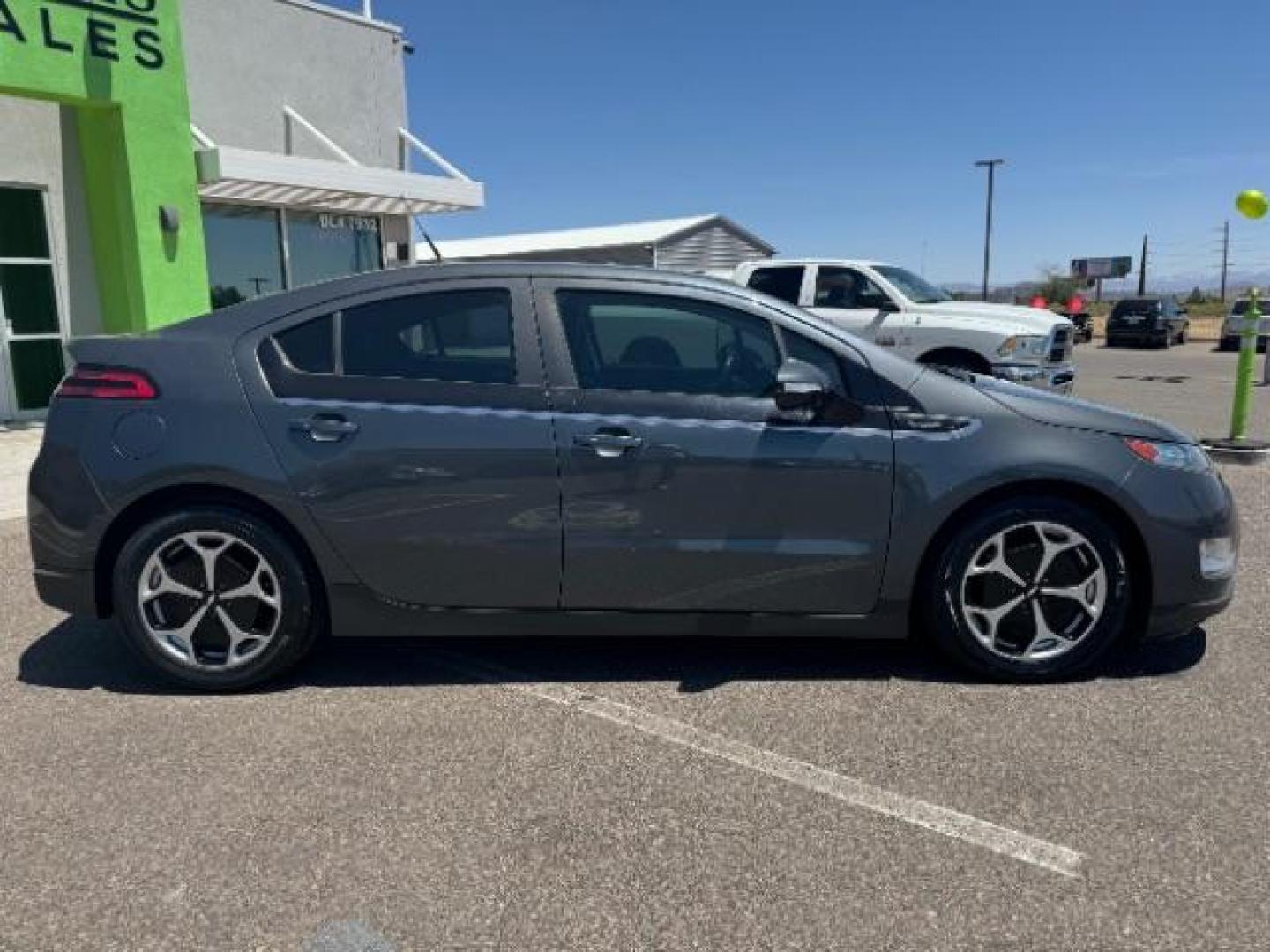 2013 Grey /Black Interior Chevrolet Volt Premium w/ Navigation and LEP (1G1RH6E41DU) with an 1.4L L4 DOHC 16V PLUG-IN HYBRID engine, Continuously Variable Transmission transmission, located at 1865 East Red Hills Pkwy, St. George, 84770, (435) 628-0023, 37.120850, -113.543640 - ***This vehicle qualifies for the EV/Hybrid tax rebate of up to $4,000*** We are setup with the IRS to recieve direct payments within 72 hours. We file the rebate online with IRS and can credit it to your down payment, reduce the sales price OR give you cashback!! These cars will not last and can o - Photo#7