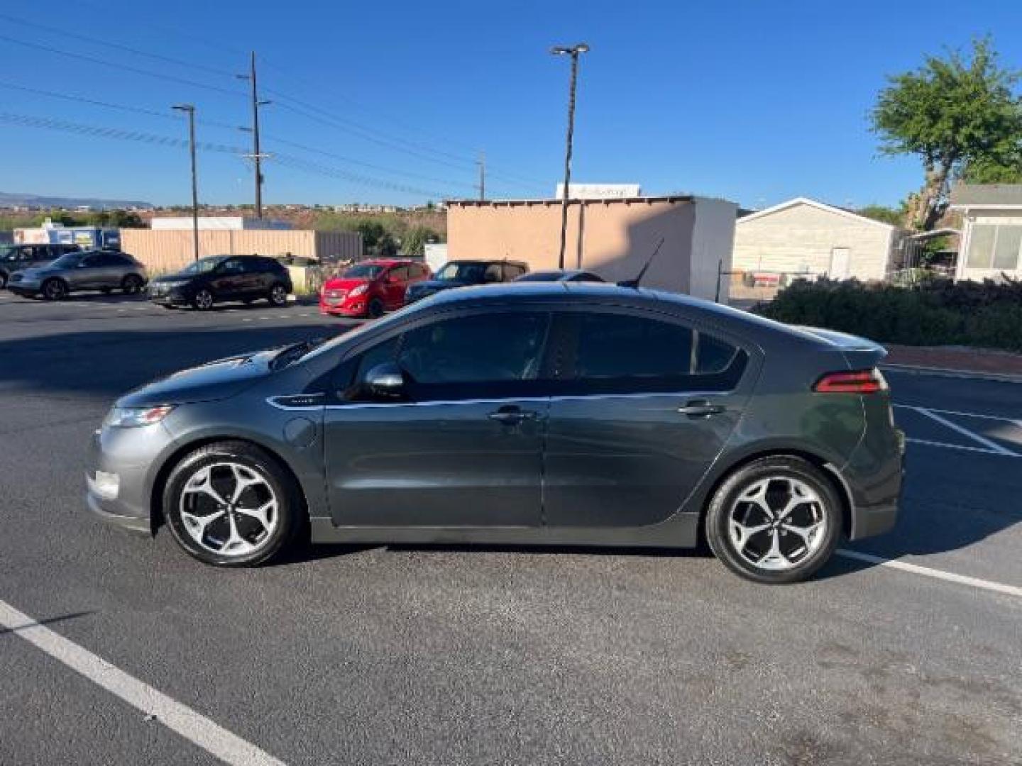 2013 Gray /Black Interior Chevrolet Volt Premium w/ Navigation and LEP (1G1RH6E41DU) with an 1.4L L4 DOHC 16V PLU engine, Continuously Variable Transmission transmission, located at 940 North Main Street, Cedar City, UT, 84720, (435) 628-0023, 37.692936, -113.061897 - Photo#3