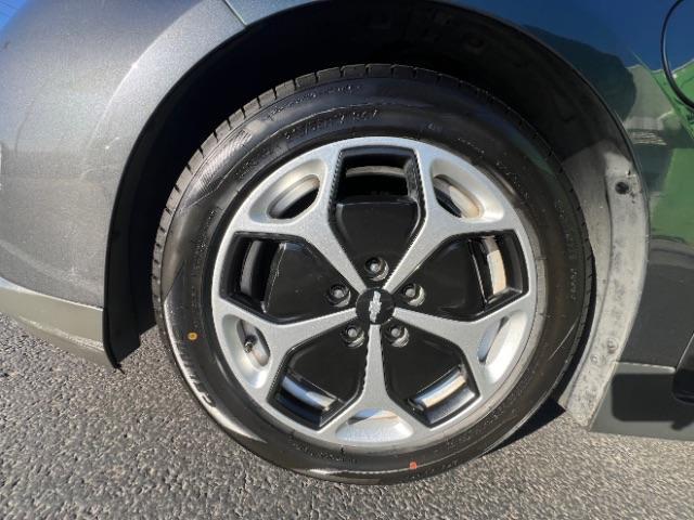 2013 Gray /Black Interior Chevrolet Volt Premium w/ Navigation and LEP (1G1RH6E41DU) with an 1.4L L4 DOHC 16V PLU engine, Continuously Variable Transmission transmission, located at 940 North Main Street, Cedar City, UT, 84720, (435) 628-0023, 37.692936, -113.061897 - We specialize in helping ALL people get the best financing available. No matter your credit score, good, bad or none we can get you an amazing rate. Had a bankruptcy, divorce, or repossessions? We give you the green light to get your credit back on the road. Low down and affordable payments that fit - Photo#10