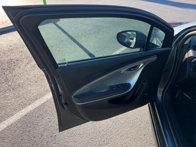 2013 Gray /Black Interior Chevrolet Volt Premium w/ Navigation and LEP (1G1RH6E41DU) with an 1.4L L4 DOHC 16V PLU engine, Continuously Variable Transmission transmission, located at 940 North Main Street, Cedar City, UT, 84720, (435) 628-0023, 37.692936, -113.061897 - We specialize in helping ALL people get the best financing available. No matter your credit score, good, bad or none we can get you an amazing rate. Had a bankruptcy, divorce, or repossessions? We give you the green light to get your credit back on the road. Low down and affordable payments that fit - Photo#12