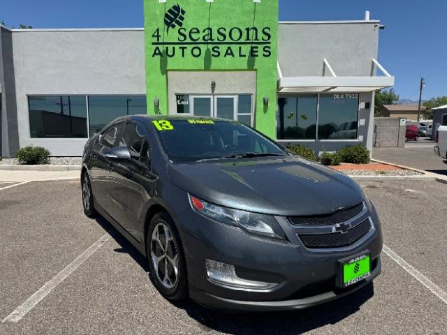 2013 Grey /Black Interior Chevrolet Volt Premium w/ Navigation and LEP (1G1RH6E41DU) with an 1.4L L4 DOHC 16V PLUG-IN HYBRID engine, Continuously Variable Transmission transmission, located at 1865 East Red Hills Pkwy, St. George, 84770, (435) 628-0023, 37.120850, -113.543640 - ***This vehicle qualifies for the EV/Hybrid tax rebate of up to $4,000*** We are setup with the IRS to recieve direct payments within 72 hours. We file the rebate online with IRS and can credit it to your down payment, reduce the sales price OR give you cashback!! These cars will not last and can o - Photo#0