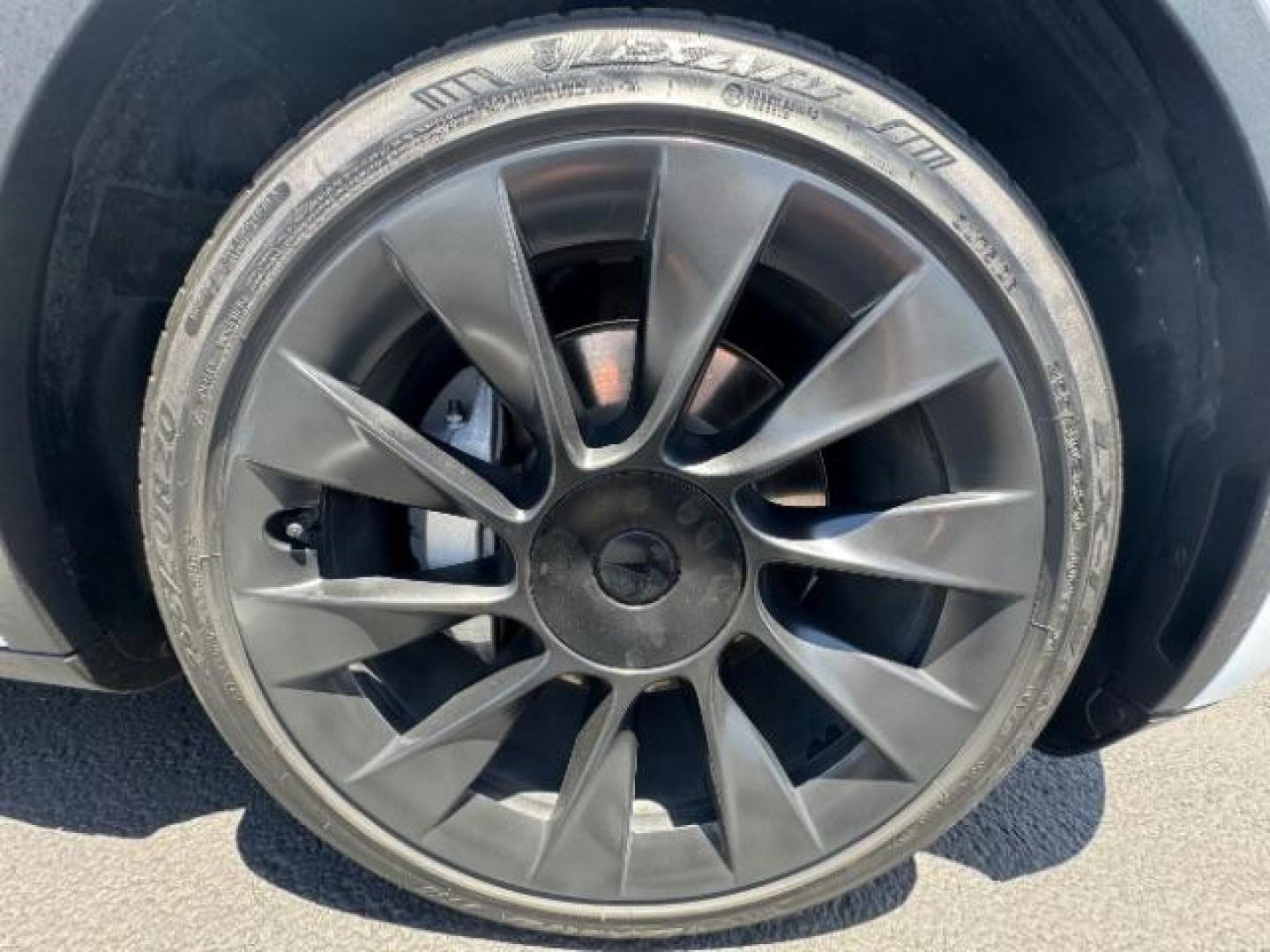 2022 Pearl White Multi-Coat /All Black Tesla Model Y Long Range (7SAYGDEE0NF) with an ELECTRIC engine, 1-Speed Automatic transmission, located at 1865 East Red Hills Pkwy, St. George, 84770, (435) 628-0023, 37.120850, -113.543640 - SOLD - But we can find you any Tesla, Call us! ***Purchase price AFTER $4k rebate has been transferred to dealership*** This allows us to reduce the asking price from $28,995 (without tax rebate) to be under the $25k threshold. Visit Energy.gov for full rules. Beautiful LONG RANGE ALL WHEEL DRI - Photo#9