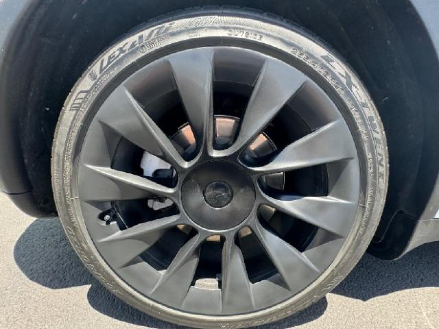2022 Pearl White Multi-Coat /All Black Tesla Model Y Long Range (7SAYGDEE0NF) with an ELECTRIC engine, 1-Speed Automatic transmission, located at 1865 East Red Hills Pkwy, St. George, 84770, (435) 628-0023, 37.120850, -113.543640 - SOLD - But we can find you any Tesla, Call us! ***Purchase price AFTER $4k rebate has been transferred to dealership*** This allows us to reduce the asking price from $28,995 (without tax rebate) to be under the $25k threshold. Visit Energy.gov for full rules. Beautiful LONG RANGE ALL WHEEL DRI - Photo#10