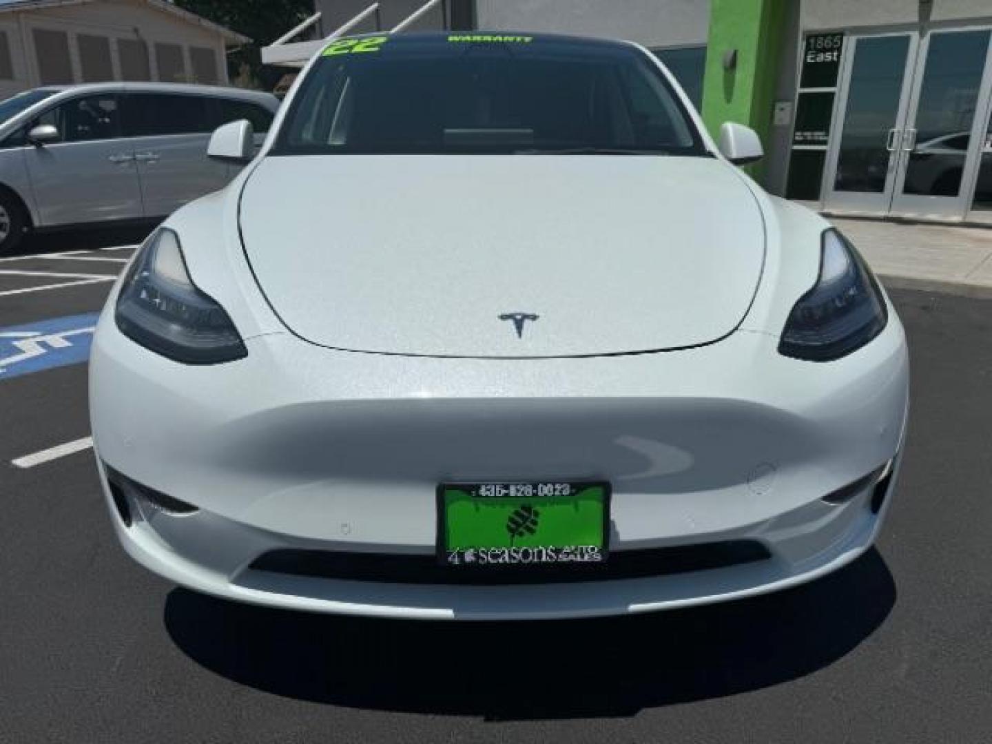 2022 Pearl White Multi-Coat /All Black Tesla Model Y Long Range (7SAYGDEE0NF) with an ELECTRIC engine, 1-Speed Automatic transmission, located at 1865 East Red Hills Pkwy, St. George, 84770, (435) 628-0023, 37.120850, -113.543640 - SOLD - But we can find you any Tesla, Call us! ***Purchase price AFTER $4k rebate has been transferred to dealership*** This allows us to reduce the asking price from $28,995 (without tax rebate) to be under the $25k threshold. Visit Energy.gov for full rules. Beautiful LONG RANGE ALL WHEEL DRI - Photo#1