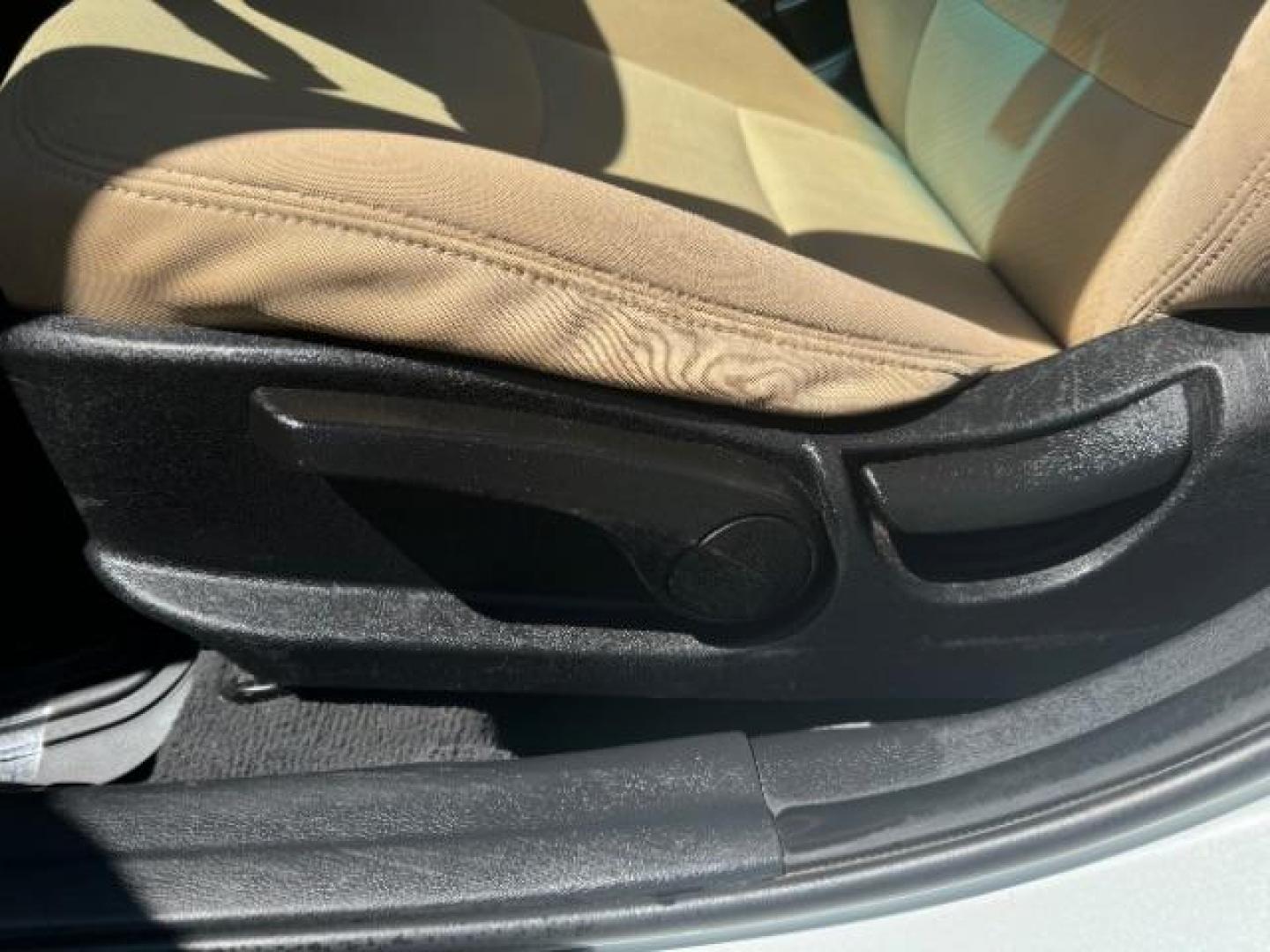 2013 White /Beige Leather Interior Hyundai Elantra Limited (5NPDH4AE3DH) with an 1.8L L4 DOHC 16V engine, 6-Speed Automatic transmission, located at 940 North Main Street, Cedar City, UT, 84720, (435) 628-0023, 37.692936, -113.061897 - We specialize in helping ALL people get the best financing available. No matter your credit score, good, bad or none we can get you an amazing rate. Had a bankruptcy, divorce, or repossessions? We give you the green light to get your credit back on the road. Low down and affordable payments that fit - Photo#11