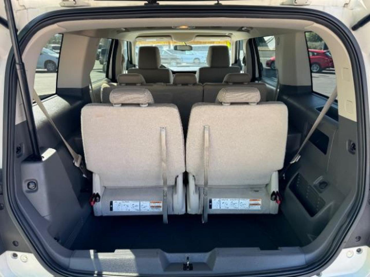 2011 White Suede /Tan Cloth Interior Ford Flex SEL FWD (2FMGK5CC0BB) with an 3.5L V6 DOHC 24V engine, 6-Speed Automatic Overdrive transmission, located at 1865 East Red Hills Pkwy, St. George, 84770, (435) 628-0023, 37.120850, -113.543640 - We specialize in helping ALL people get the best financing available. No matter your credit score, good, bad or none we can get you an amazing rate. Had a bankruptcy, divorce, or repossessions? We give you the green light to get your credit back on the road. Low down and affordable payments that fit - Photo#28