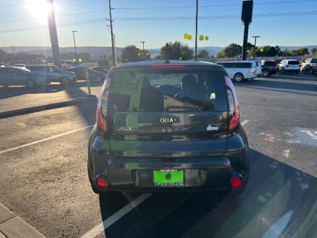 2015 Fathom Blue /Brown Leather Kia Soul ! (KNDJX3A54F7) with an 2.0L L4 DOHC 16V engine, 6-Speed Automatic transmission, located at 940 North Main Street, Cedar City, UT, 84720, (435) 628-0023, 37.692936, -113.061897 - We specialize in helping ALL people get the best financing available. No matter your credit score, good, bad or none we can get you an amazing rate. Had a bankruptcy, divorce, or repossessions? We give you the green light to get your credit back on the road. Low down and affordable payments that fit - Photo#5