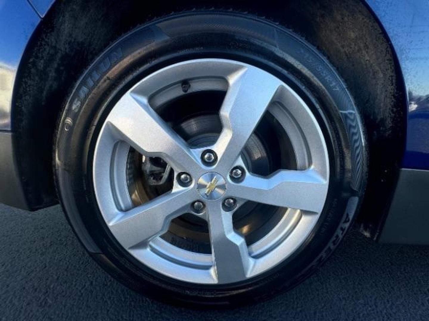 2012 Blue Topaz Metallic /Jet Black and Ceramic White Leather Interior Chevrolet Volt Premium (1G1RB6E44CU) with an 1.4L L4 DOHC 16V PLUG-IN HYBRID engine, Continuously Variable Transmission transmission, located at 940 North Main Street, Cedar City, UT, 84720, (435) 628-0023, 37.692936, -113.061897 - Photo#9