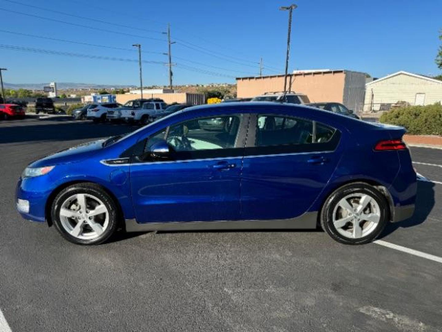2012 Blue Topaz Metallic /Jet Black and Ceramic White Leather Interior Chevrolet Volt Premium (1G1RB6E44CU) with an 1.4L L4 DOHC 16V PLUG-IN HYBRID engine, Continuously Variable Transmission transmission, located at 940 North Main Street, Cedar City, UT, 84720, (435) 628-0023, 37.692936, -113.061897 - Photo#3