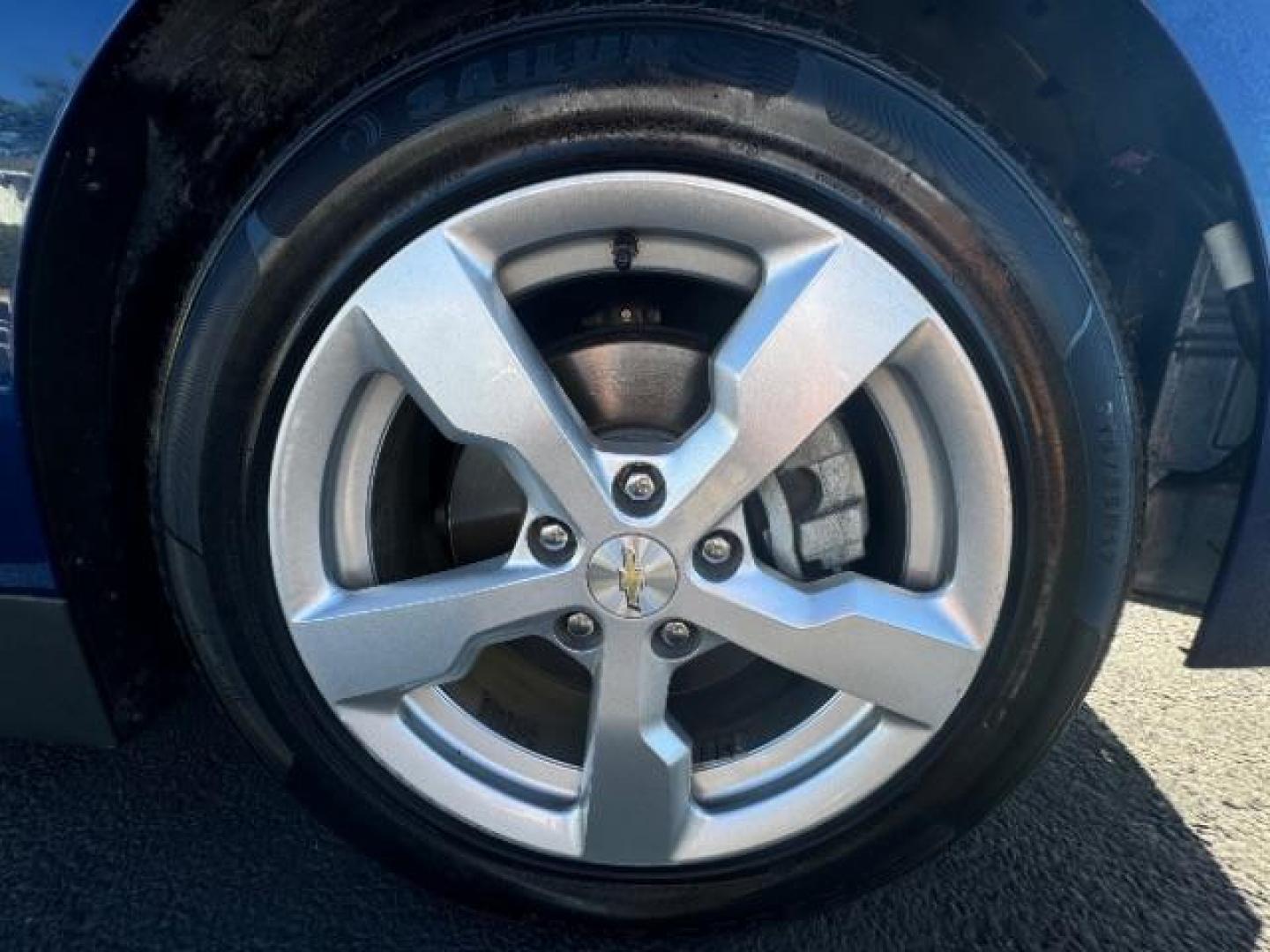 2012 Blue Topaz Metallic /Jet Black and Ceramic White Leather Interior Chevrolet Volt Premium (1G1RB6E44CU) with an 1.4L L4 DOHC 16V PLUG-IN HYBRID engine, Continuously Variable Transmission transmission, located at 940 North Main Street, Cedar City, UT, 84720, (435) 628-0023, 37.692936, -113.061897 - Photo#8