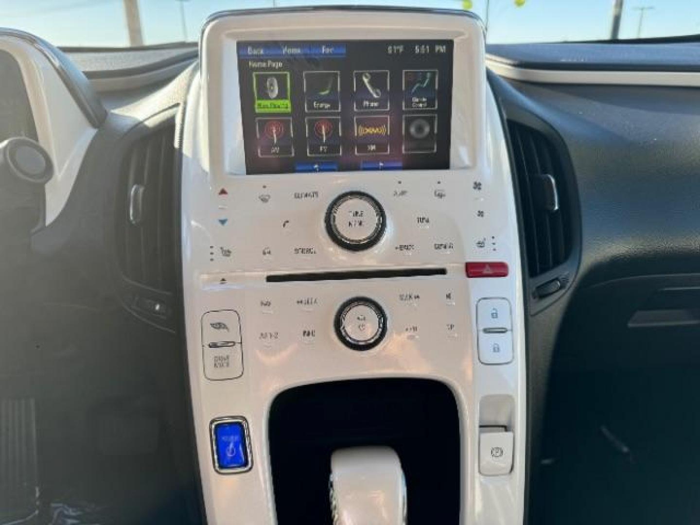 2012 Blue Topaz Metallic /Jet Black and Ceramic White Leather Interior Chevrolet Volt Premium (1G1RB6E44CU) with an 1.4L L4 DOHC 16V PLUG-IN HYBRID engine, Continuously Variable Transmission transmission, located at 940 North Main Street, Cedar City, UT, 84720, (435) 628-0023, 37.692936, -113.061897 - Photo#19