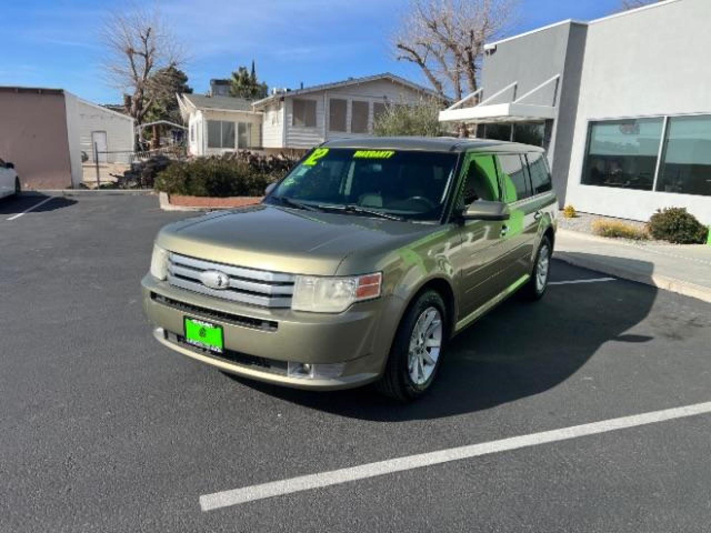 2012 Ginger Ale Metallic /Charcoal Black Leather Interior Ford Flex SEL AWD (2FMHK6CC9CB) with an 3.5L V6 DOHC 24V engine, 6-Speed Automatic Overdrive transmission, located at 940 North Main Street, Cedar City, UT, 84720, (435) 628-0023, 37.692936, -113.061897 - We specialize in helping ALL people get the best financing available. No matter your credit score, good, bad or none we can get you an amazing rate. Had a bankruptcy, divorce, or repossessions? We give you the green light to get your credit back on the road. Low down and affordable payments that fit - Photo#2