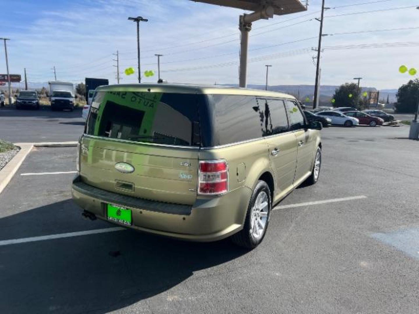 2012 Ginger Ale Metallic /Charcoal Black Leather Interior Ford Flex SEL AWD (2FMHK6CC9CB) with an 3.5L V6 DOHC 24V engine, 6-Speed Automatic Overdrive transmission, located at 940 North Main Street, Cedar City, UT, 84720, (435) 628-0023, 37.692936, -113.061897 - We specialize in helping ALL people get the best financing available. No matter your credit score, good, bad or none we can get you an amazing rate. Had a bankruptcy, divorce, or repossessions? We give you the green light to get your credit back on the road. Low down and affordable payments that fit - Photo#6