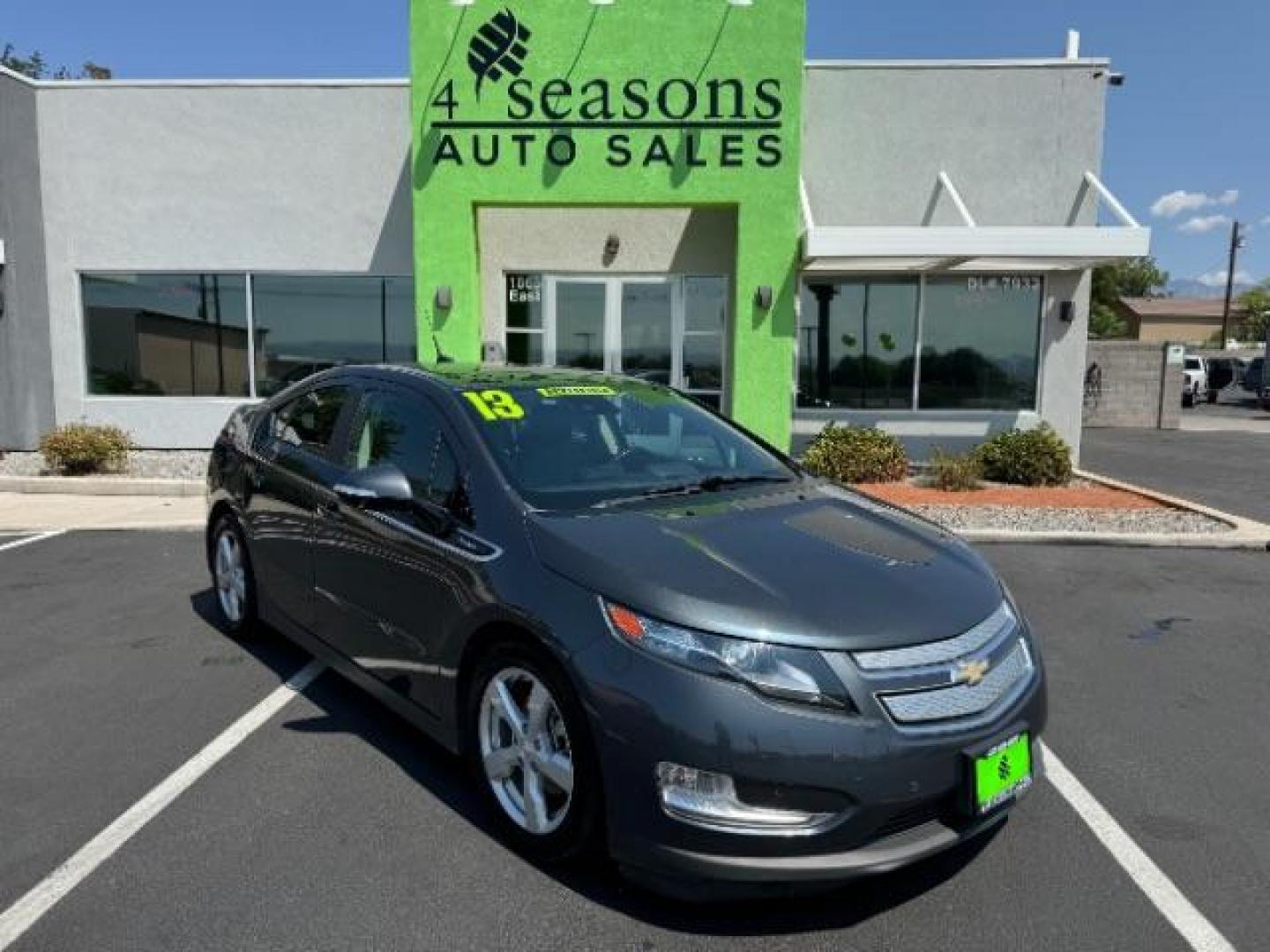2013 Gray /Black Chevrolet Volt Premium w/ Navigation and LEP (1G1RH6E48DU) with an 1.4L L4 DOHC 16V PLUG-IN HYBRID engine, Continuously Variable Transmission transmission, located at 1865 East Red Hills Pkwy, St. George, 84770, (435) 628-0023, 37.120850, -113.543640 - ***This vehicle qualifies for the EV/Hybrid tax rebate of up to $4,000*** We are setup with the IRS to receive direct payments within 72 hours. We file the rebate online with IRS and can credit it to your down payment, reduce the sales price OR give you cashback!! These cars will not last and can o - Photo#0