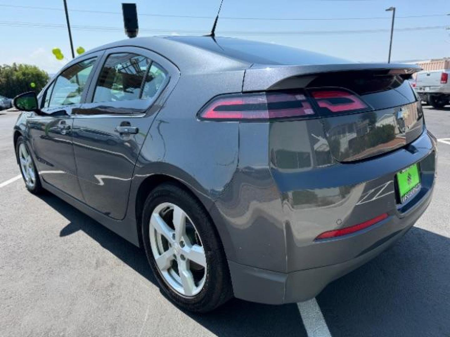 2013 Gray /Black Chevrolet Volt Premium w/ Navigation and LEP (1G1RH6E48DU) with an 1.4L L4 DOHC 16V PLUG-IN HYBRID engine, Continuously Variable Transmission transmission, located at 1865 East Red Hills Pkwy, St. George, 84770, (435) 628-0023, 37.120850, -113.543640 - ***This vehicle qualifies for the EV/Hybrid tax rebate of up to $4,000*** We are setup with the IRS to receive direct payments within 72 hours. We file the rebate online with IRS and can credit it to your down payment, reduce the sales price OR give you cashback!! These cars will not last and can o - Photo#4