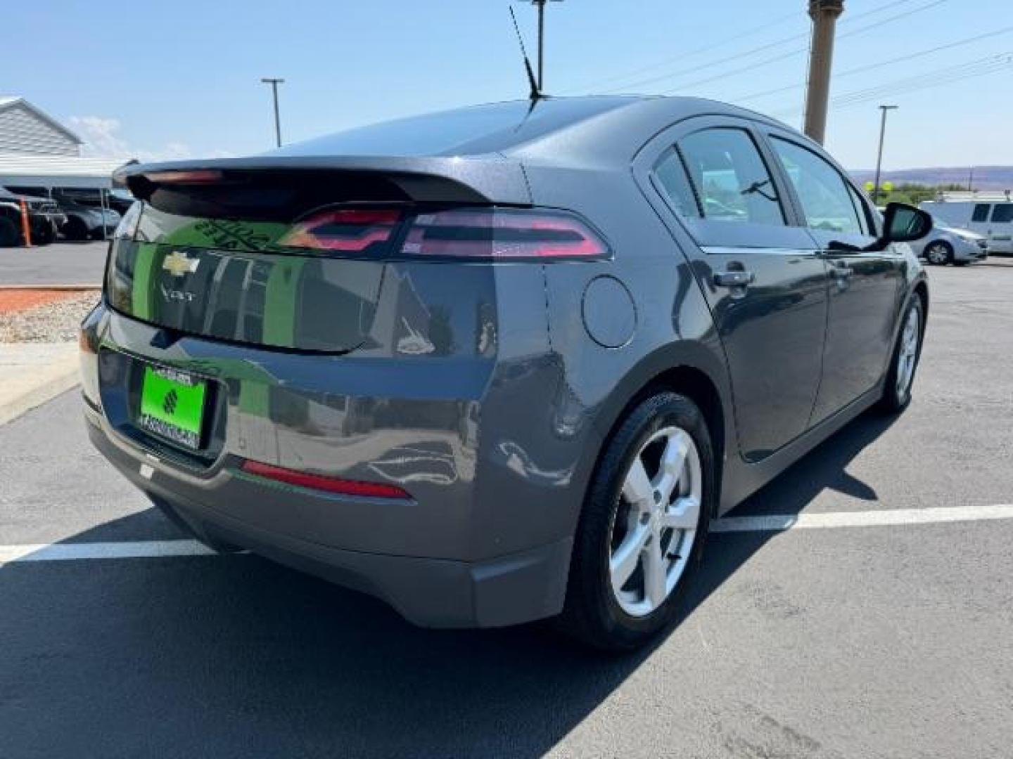 2013 Gray /Black Chevrolet Volt Premium w/ Navigation and LEP (1G1RH6E48DU) with an 1.4L L4 DOHC 16V PLUG-IN HYBRID engine, Continuously Variable Transmission transmission, located at 1865 East Red Hills Pkwy, St. George, 84770, (435) 628-0023, 37.120850, -113.543640 - ***This vehicle qualifies for the EV/Hybrid tax rebate of up to $4,000*** We are setup with the IRS to receive direct payments within 72 hours. We file the rebate online with IRS and can credit it to your down payment, reduce the sales price OR give you cashback!! These cars will not last and can o - Photo#6