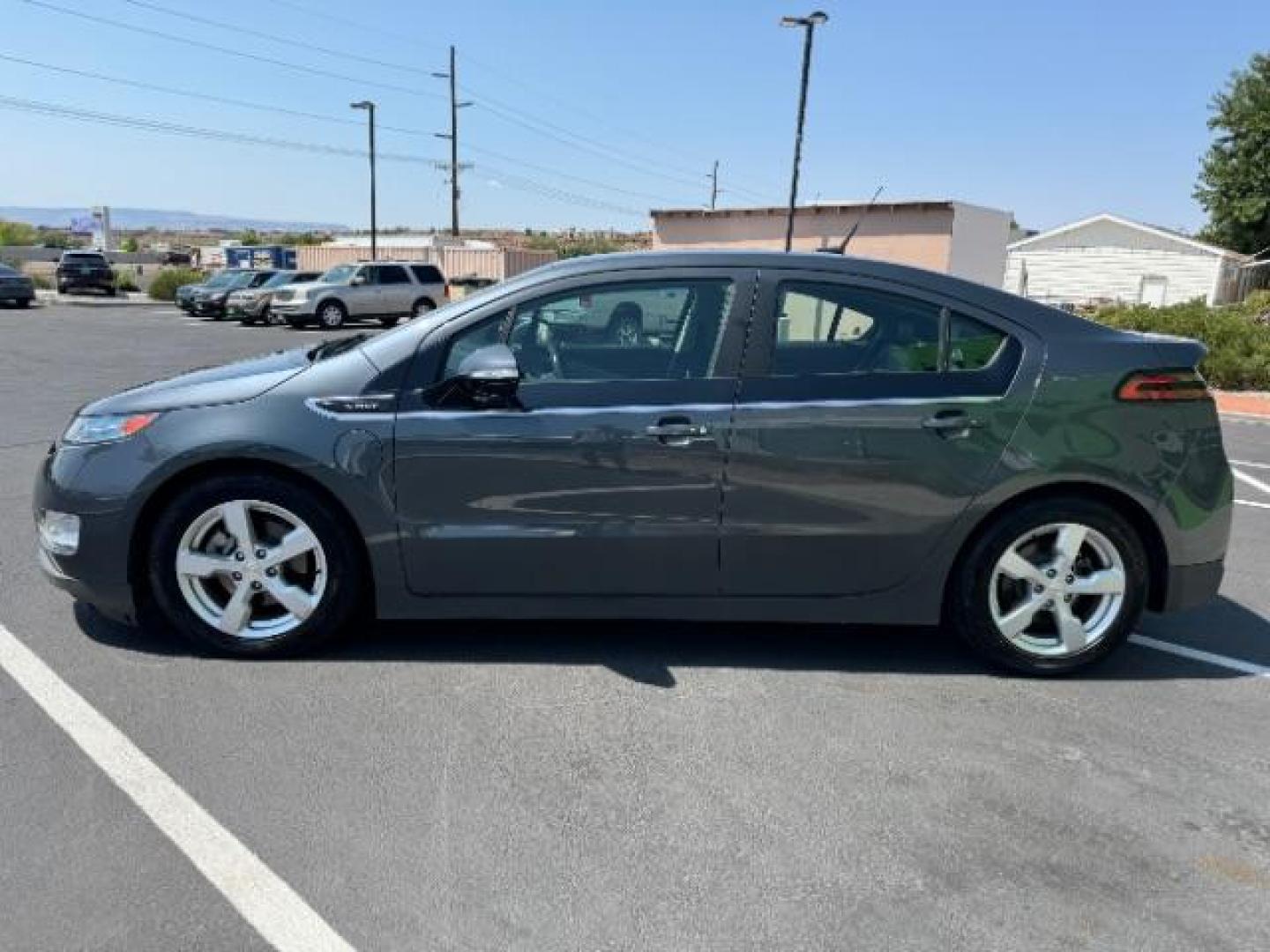 2013 Gray /Black Chevrolet Volt Premium w/ Navigation and LEP (1G1RH6E48DU) with an 1.4L L4 DOHC 16V PLUG-IN HYBRID engine, Continuously Variable Transmission transmission, located at 1865 East Red Hills Pkwy, St. George, 84770, (435) 628-0023, 37.120850, -113.543640 - ***This vehicle qualifies for the EV/Hybrid tax rebate of up to $4,000*** We are setup with the IRS to receive direct payments within 72 hours. We file the rebate online with IRS and can credit it to your down payment, reduce the sales price OR give you cashback!! These cars will not last and can o - Photo#3