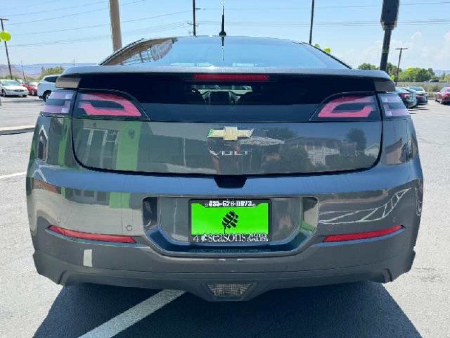 2013 Gray /Black Chevrolet Volt Premium w/ Navigation and LEP (1G1RH6E48DU) with an 1.4L L4 DOHC 16V PLUG-IN HYBRID engine, Continuously Variable Transmission transmission, located at 1865 East Red Hills Pkwy, St. George, 84770, (435) 628-0023, 37.120850, -113.543640 - ***This vehicle qualifies for the EV/Hybrid tax rebate of up to $4,000*** We are setup with the IRS to receive direct payments within 72 hours. We file the rebate online with IRS and can credit it to your down payment, reduce the sales price OR give you cashback!! These cars will not last and can o - Photo#5
