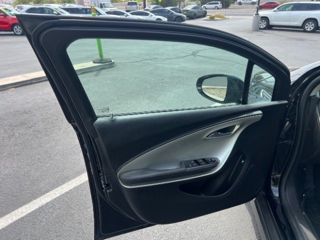 2014 Black /Black Chevrolet Volt Premium w/ LEP (1G1RF6E41EU) with an 1.4L L4 DOHC 16V PLUG-IN HYBRID engine, Continuously Variable Transmission transmission, located at 940 North Main Street, Cedar City, UT, 84720, (435) 628-0023, 37.692936, -113.061897 - We specialize in helping ALL people get the best financing available. No matter your credit score, good, bad or none we can get you an amazing rate. Had a bankruptcy, divorce, or repossessions? We give you the green light to get your credit back on the road. Low down and affordable payments that fit- Photo#12