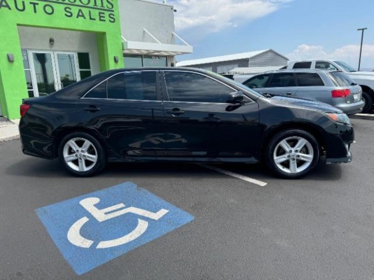 2013 Attitude Black Metallic /Black Toyota Camry SE (4T1BF1FK6DU) with an 2.5L L4 DOHC 16V engine, 6-Speed Automatic transmission, located at 940 North Main Street, Cedar City, UT, 84720, (435) 628-0023, 37.692936, -113.061897 - We specialize in helping ALL people get the best financing available. No matter your credit score, good, bad or none we can get you an amazing rate. Had a bankruptcy, divorce, or repossessions? We give you the green light to get your credit back on the road. Low down and affordable payments that fit - Photo#7