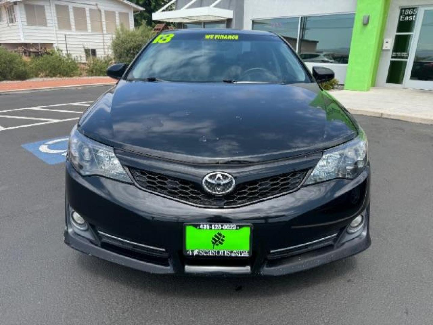2013 Attitude Black Metallic /Black Toyota Camry SE (4T1BF1FK6DU) with an 2.5L L4 DOHC 16V engine, 6-Speed Automatic transmission, located at 940 North Main Street, Cedar City, UT, 84720, (435) 628-0023, 37.692936, -113.061897 - We specialize in helping ALL people get the best financing available. No matter your credit score, good, bad or none we can get you an amazing rate. Had a bankruptcy, divorce, or repossessions? We give you the green light to get your credit back on the road. Low down and affordable payments that fit - Photo#1