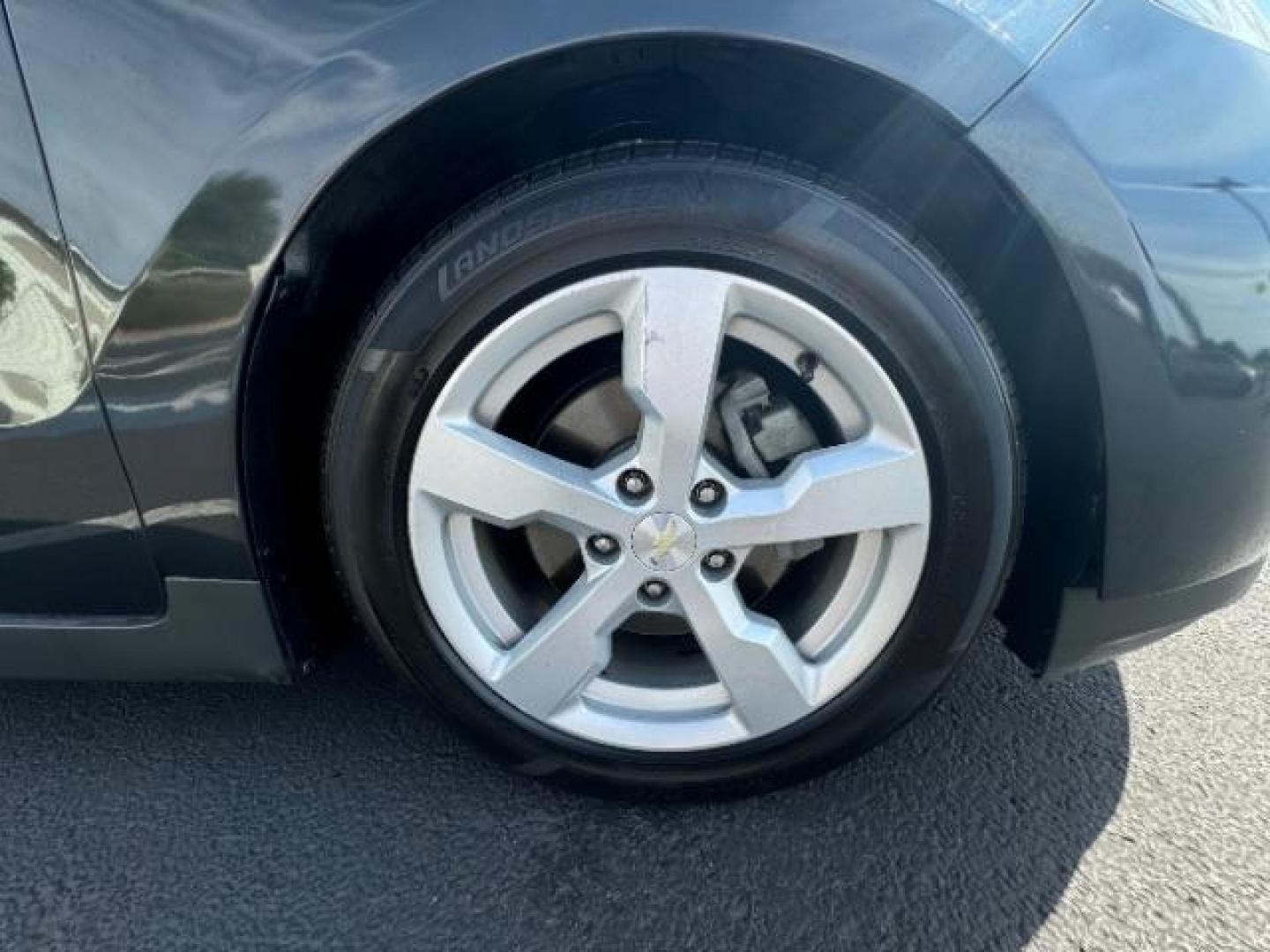 2014 Gray /Black Interior Chevrolet Volt Standard w/ LEP (1G1RE6E4XEU) with an 1.4L L4 DOHC 16V PLUG-IN HYBRID engine, Continuously Variable Transmission transmission, located at 1865 East Red Hills Pkwy, St. George, 84770, (435) 628-0023, 37.120850, -113.543640 - Photo#8