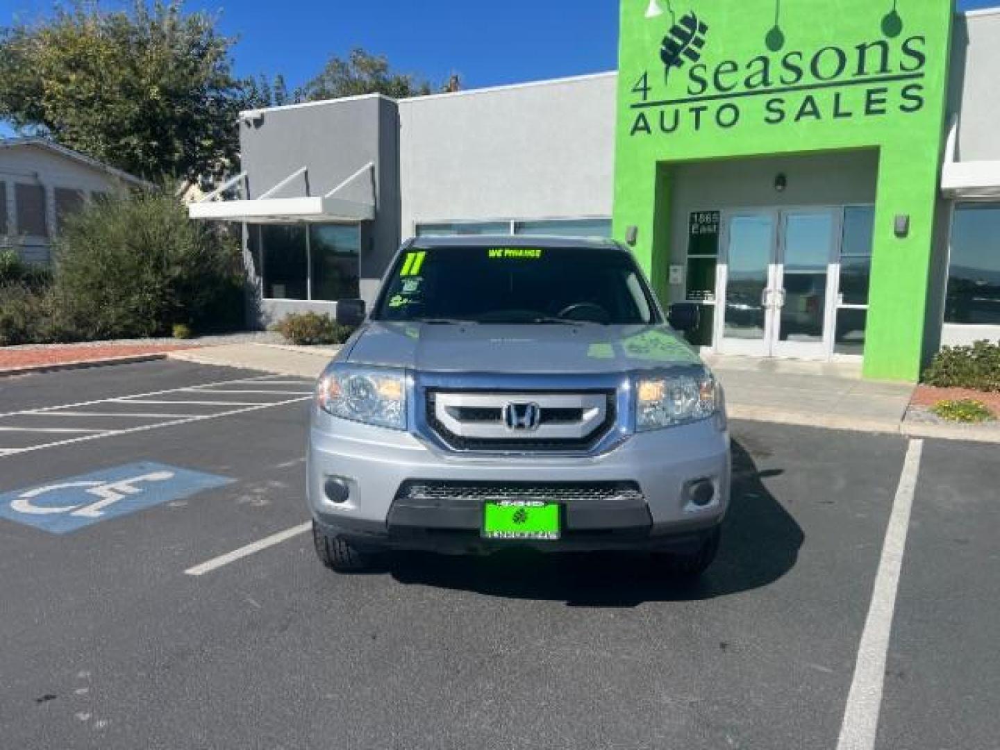 2011 Alabaster Silver Metallic /Gray Cloth Interior Honda Pilot LX 2WD 5-Spd AT (5FNYF3H23BB) with an 3.5L V6 SOHC 24V engine, 5-Speed Automatic transmission, located at 1865 East Red Hills Pkwy, St. George, 84770, (435) 628-0023, 37.120850, -113.543640 - We specialize in helping ALL people get the best financing available. No matter your credit score, good, bad or none we can get you an amazing rate. Had a bankruptcy, divorce, or repossessions? We give you the green light to get your credit back on the road. Low down and affordable payments that fit - Photo#1