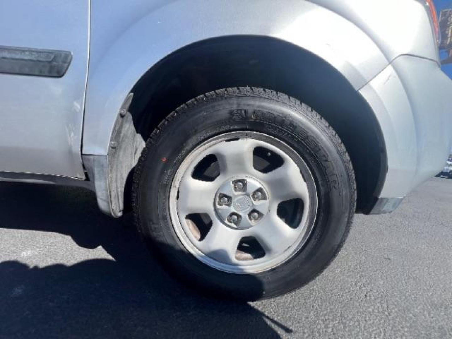 2011 Alabaster Silver Metallic /Gray Cloth Interior Honda Pilot LX 2WD 5-Spd AT (5FNYF3H23BB) with an 3.5L V6 SOHC 24V engine, 5-Speed Automatic transmission, located at 1865 East Red Hills Pkwy, St. George, 84770, (435) 628-0023, 37.120850, -113.543640 - We specialize in helping ALL people get the best financing available. No matter your credit score, good, bad or none we can get you an amazing rate. Had a bankruptcy, divorce, or repossessions? We give you the green light to get your credit back on the road. Low down and affordable payments that fit - Photo#9