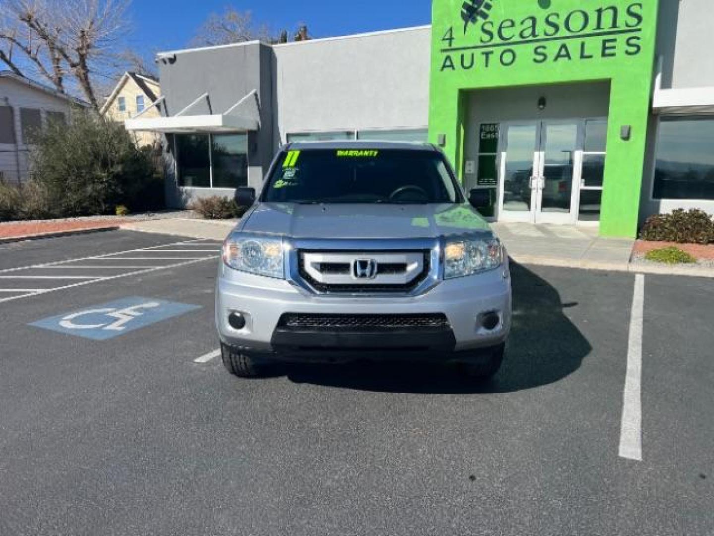2011 Alabaster Silver Metallic /Gray Cloth Interior Honda Pilot LX 2WD 5-Spd AT (5FNYF3H23BB) with an 3.5L V6 SOHC 24V engine, 5-Speed Automatic transmission, located at 1865 East Red Hills Pkwy, St. George, 84770, (435) 628-0023, 37.120850, -113.543640 - We specialize in helping ALL people get the best financing available. No matter your credit score, good, bad or none we can get you an amazing rate. Had a bankruptcy, divorce, or repossessions? We give you the green light to get your credit back on the road. Low down and affordable payments that fit - Photo#1