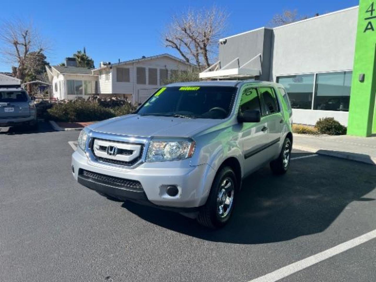 2011 Alabaster Silver Metallic /Gray Cloth Interior Honda Pilot LX 2WD 5-Spd AT (5FNYF3H23BB) with an 3.5L V6 SOHC 24V engine, 5-Speed Automatic transmission, located at 1865 East Red Hills Pkwy, St. George, 84770, (435) 628-0023, 37.120850, -113.543640 - We specialize in helping ALL people get the best financing available. No matter your credit score, good, bad or none we can get you an amazing rate. Had a bankruptcy, divorce, or repossessions? We give you the green light to get your credit back on the road. Low down and affordable payments that fit - Photo#2