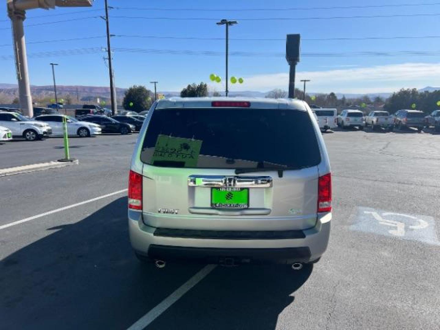 2011 Alabaster Silver Metallic /Gray Cloth Interior Honda Pilot LX 2WD 5-Spd AT (5FNYF3H23BB) with an 3.5L V6 SOHC 24V engine, 5-Speed Automatic transmission, located at 1865 East Red Hills Pkwy, St. George, 84770, (435) 628-0023, 37.120850, -113.543640 - We specialize in helping ALL people get the best financing available. No matter your credit score, good, bad or none we can get you an amazing rate. Had a bankruptcy, divorce, or repossessions? We give you the green light to get your credit back on the road. Low down and affordable payments that fit - Photo#5