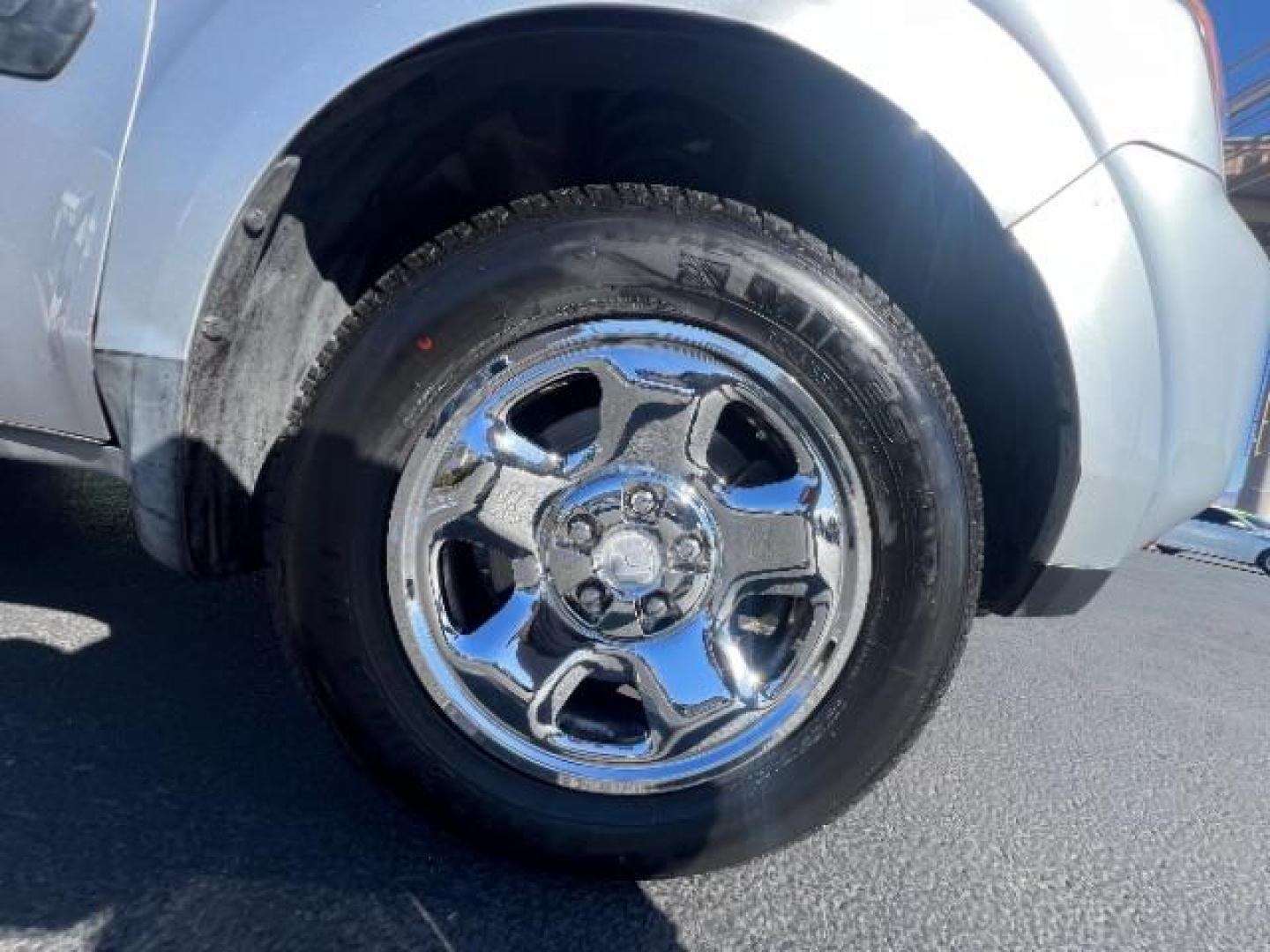 2011 Alabaster Silver Metallic /Gray Cloth Interior Honda Pilot LX 2WD 5-Spd AT (5FNYF3H23BB) with an 3.5L V6 SOHC 24V engine, 5-Speed Automatic transmission, located at 1865 East Red Hills Pkwy, St. George, 84770, (435) 628-0023, 37.120850, -113.543640 - We specialize in helping ALL people get the best financing available. No matter your credit score, good, bad or none we can get you an amazing rate. Had a bankruptcy, divorce, or repossessions? We give you the green light to get your credit back on the road. Low down and affordable payments that fit - Photo#9