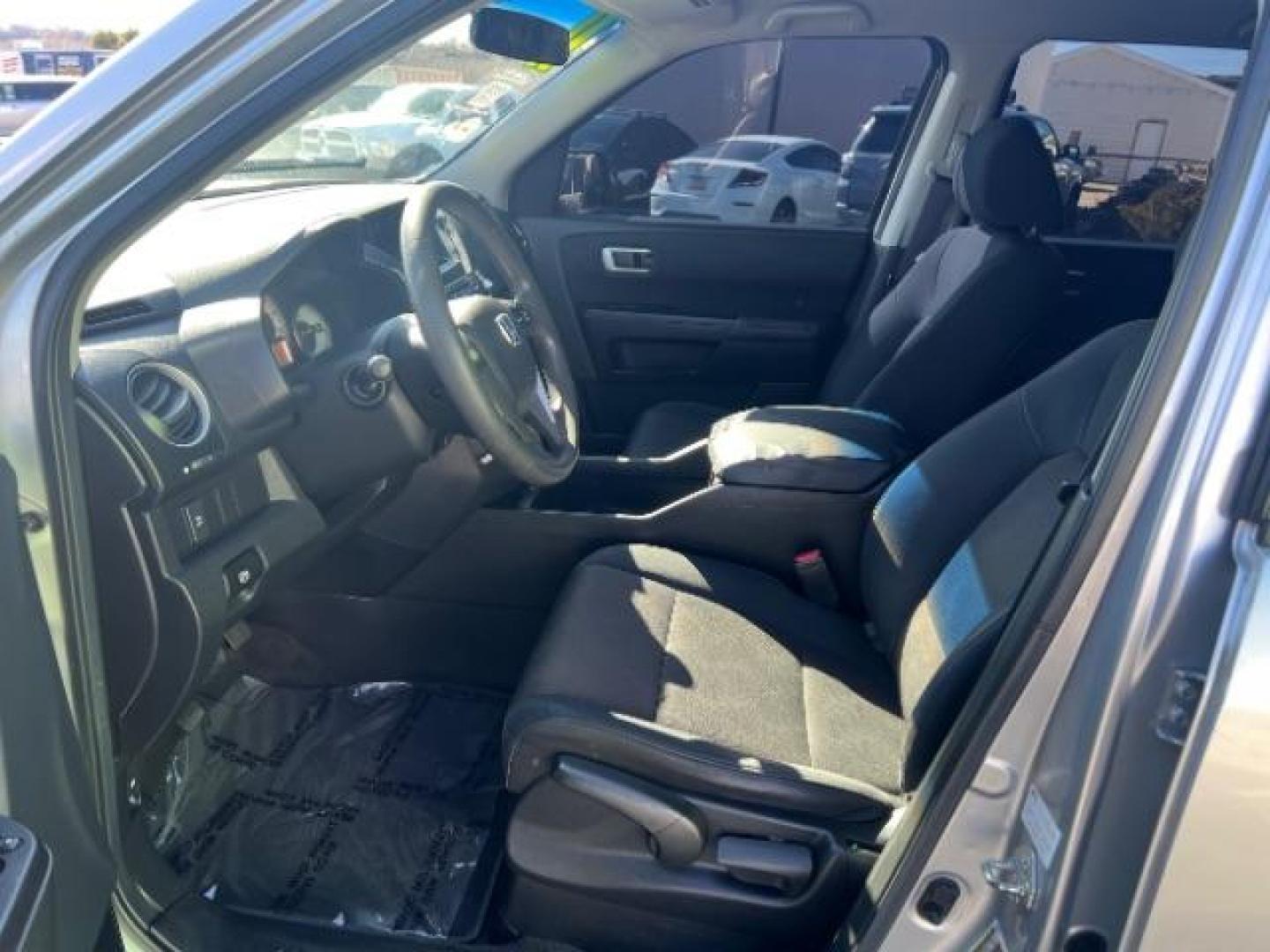 2011 Alabaster Silver Metallic /Gray Cloth Interior Honda Pilot LX 2WD 5-Spd AT (5FNYF3H23BB) with an 3.5L V6 SOHC 24V engine, 5-Speed Automatic transmission, located at 1865 East Red Hills Pkwy, St. George, 84770, (435) 628-0023, 37.120850, -113.543640 - We specialize in helping ALL people get the best financing available. No matter your credit score, good, bad or none we can get you an amazing rate. Had a bankruptcy, divorce, or repossessions? We give you the green light to get your credit back on the road. Low down and affordable payments that fit - Photo#14