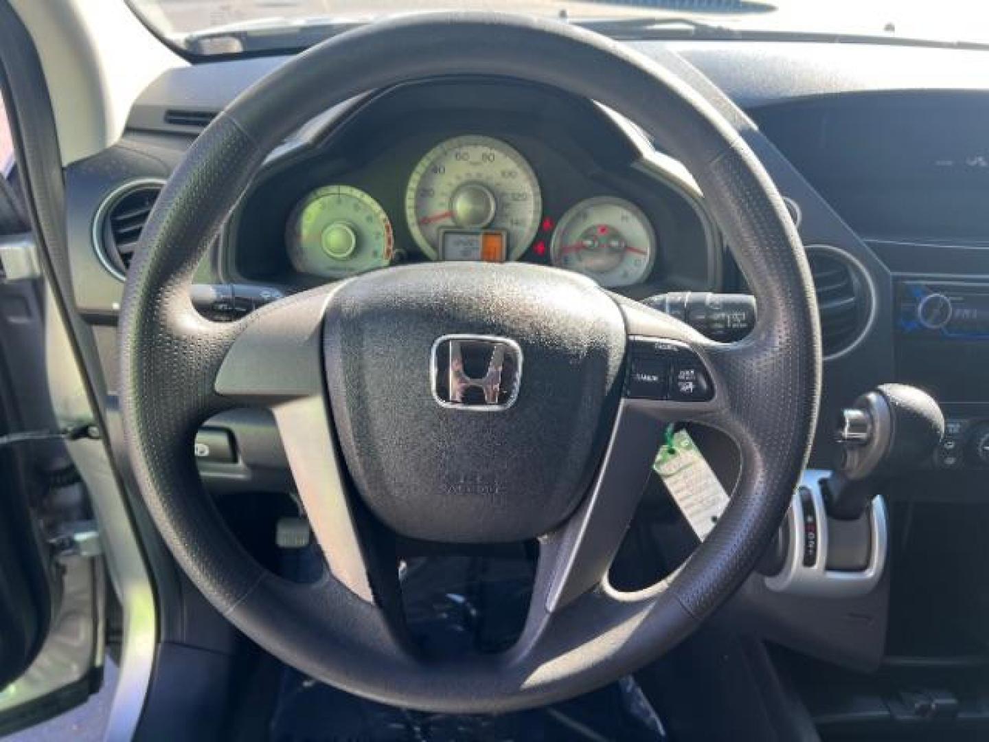 2011 Alabaster Silver Metallic /Gray Cloth Interior Honda Pilot LX 2WD 5-Spd AT (5FNYF3H23BB) with an 3.5L V6 SOHC 24V engine, 5-Speed Automatic transmission, located at 1865 East Red Hills Pkwy, St. George, 84770, (435) 628-0023, 37.120850, -113.543640 - We specialize in helping ALL people get the best financing available. No matter your credit score, good, bad or none we can get you an amazing rate. Had a bankruptcy, divorce, or repossessions? We give you the green light to get your credit back on the road. Low down and affordable payments that fit - Photo#15