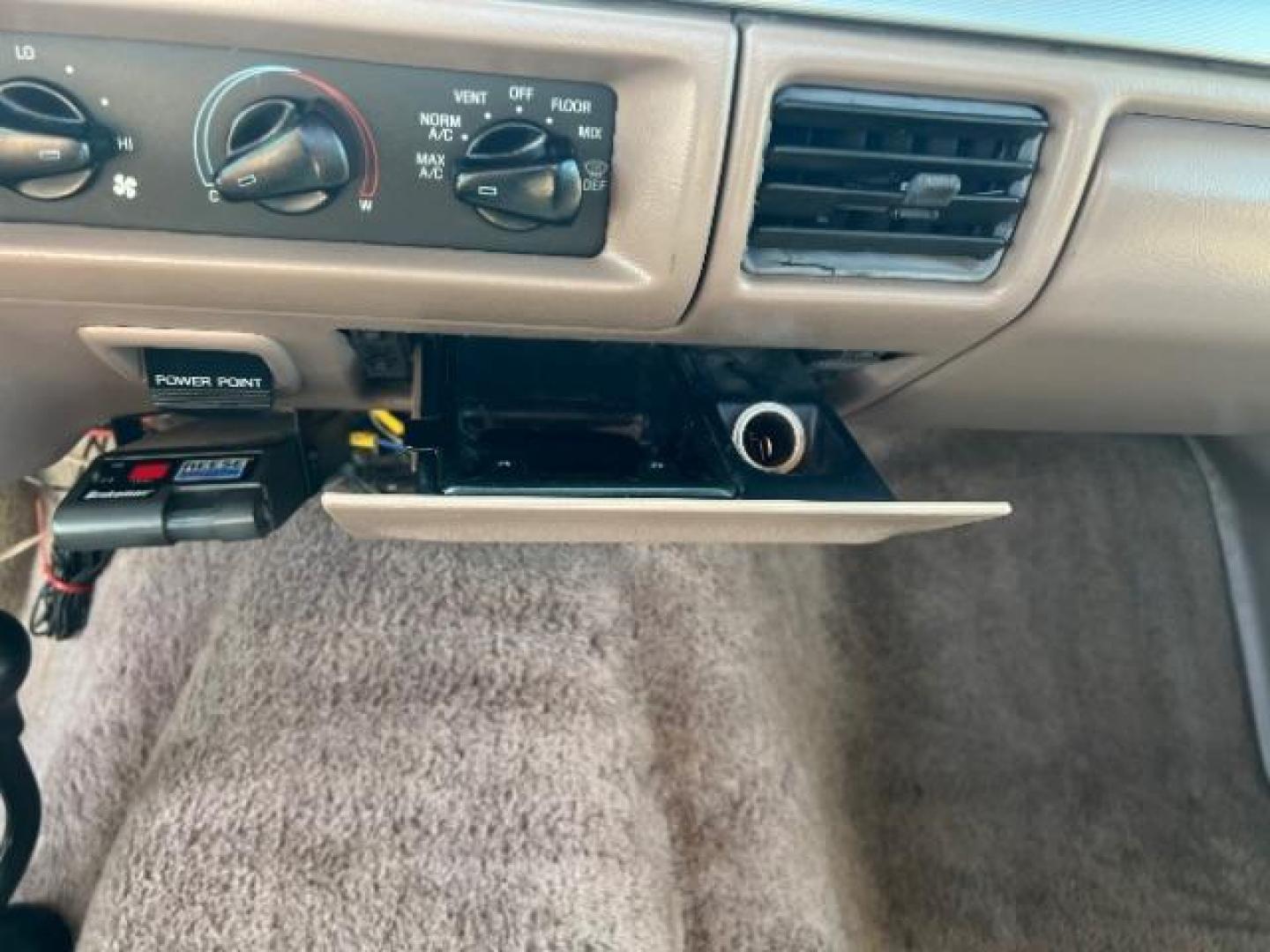 1993 Grey /Tan Cloth Interior Ford F-150 S Reg. Cab Long Bed 4WD (1FTEF14N2PL) with an 5.0L V8 OHV 16V engine, 4-Speed Automatic transmission, located at 1865 East Red Hills Pkwy, St. George, 84770, (435) 628-0023, 37.120850, -113.543640 - Photo#19