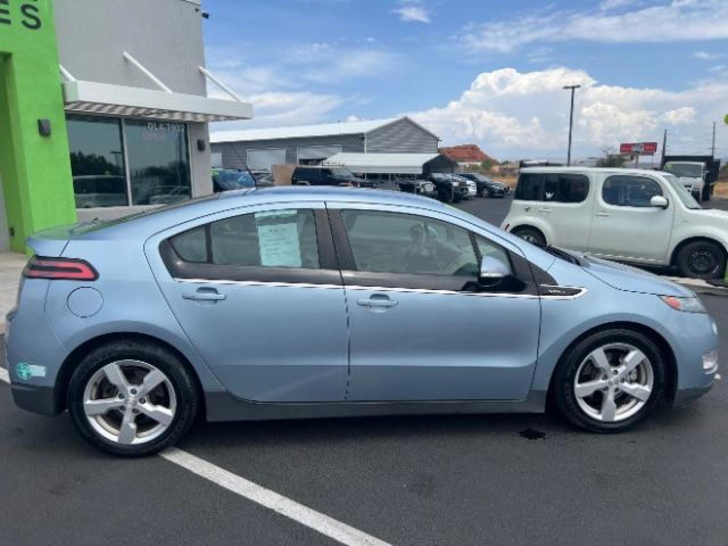 2014 Light Blue /Tan Cloth Interior Chevrolet Volt Premium w/ Navigation and LEP (1G1RH6E45EU) with an 1.4L L4 DOHC 16V PLUG-IN HYBRID engine, Continuously Variable Transmission transmission, located at 940 North Main Street, Cedar City, UT, 84720, (435) 628-0023, 37.692936, -113.061897 - Photo#7