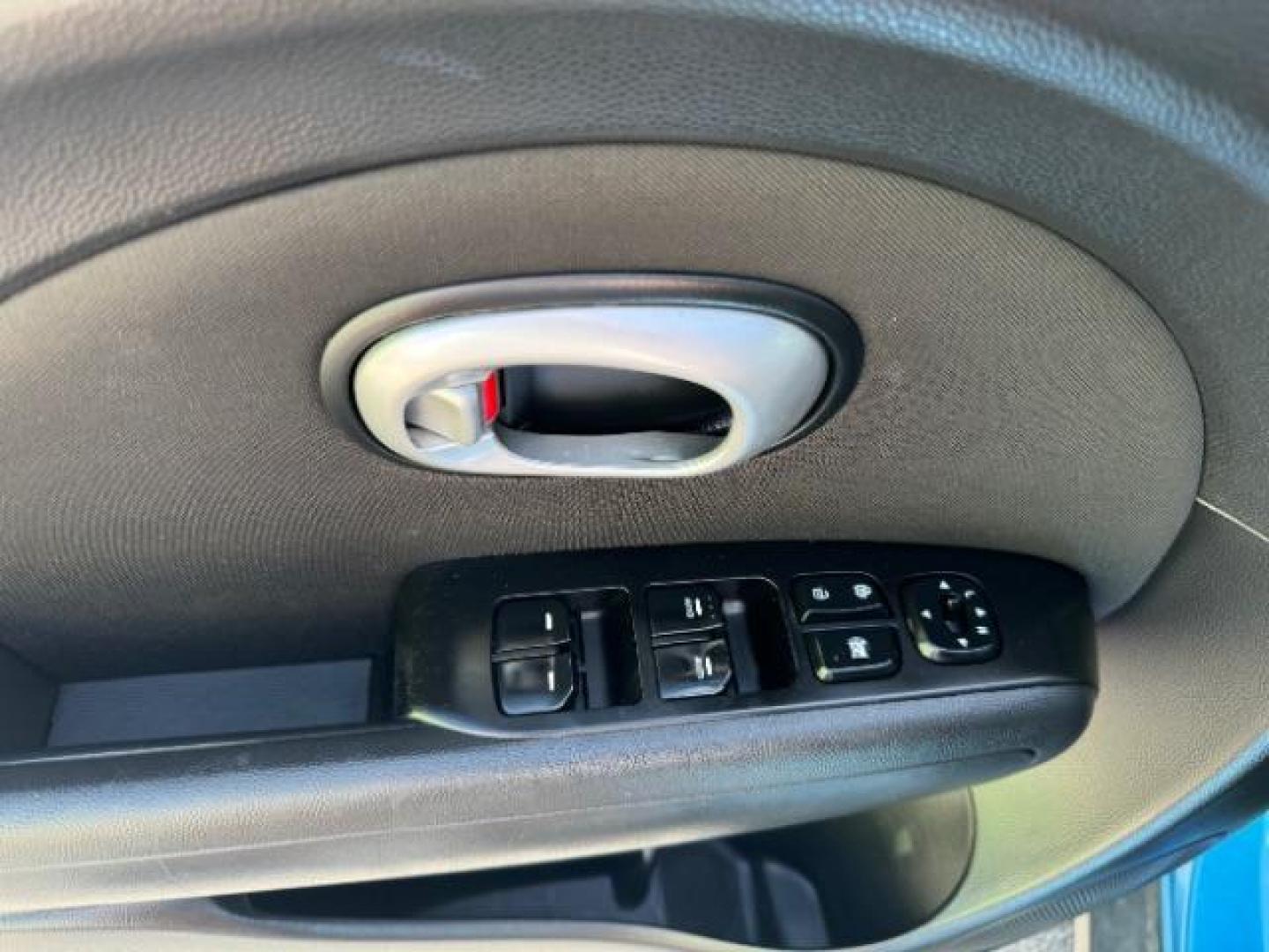 2016 Fathom Blue /Black, cloth Kia Soul + (KNDJP3A51G7) with an 2.0L L4 DOHC 16V engine, 6-Speed Automatic transmission, located at 940 North Main Street, Cedar City, UT, 84720, (435) 628-0023, 37.692936, -113.061897 - Photo#14