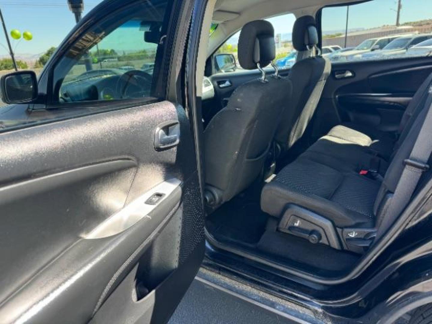 2017 Black /Black/Light Frost Beige, premium cloth Dodge Journey SXT (3C4PDCBB9HT) with an 2.4L L6 DOHC 16V engine, 4-Speed Automatic transmission, located at 1865 East Red Hills Pkwy, St. George, 84770, (435) 628-0023, 37.120850, -113.543640 - We specialize in helping ALL people get the best financing available. No matter your credit score, good, bad or none we can get you an amazing rate. Had a bankruptcy, divorce, or repossessions? We give you the green light to get your credit back on the road. Low down and affordable payments that fit - Photo#21