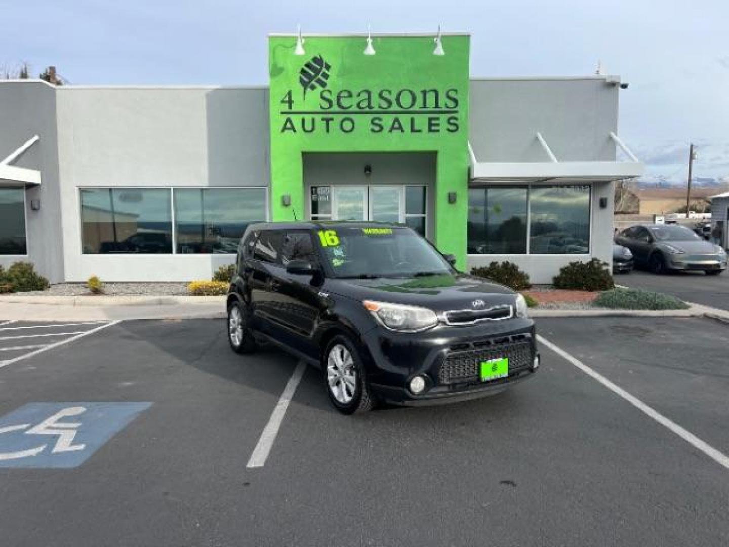 2016 Shadow Black /Gray Two-Tone, cloth Kia Soul + (KNDJP3A5XG7) with an 2.0L L4 DOHC 16V engine, 6-Speed Automatic transmission, located at 1865 East Red Hills Pkwy, St. George, 84770, (435) 628-0023, 37.120850, -113.543640 - THis Kia Soul has a brand new engine from Kia and ready to be broken in.We specialize in helping ALL people get the best financing available. No matter your credit score, good, bad or none we can get you an amazing rate. Had a bankruptcy, divorce, or repossessions? We give you the green light to get - Photo#0