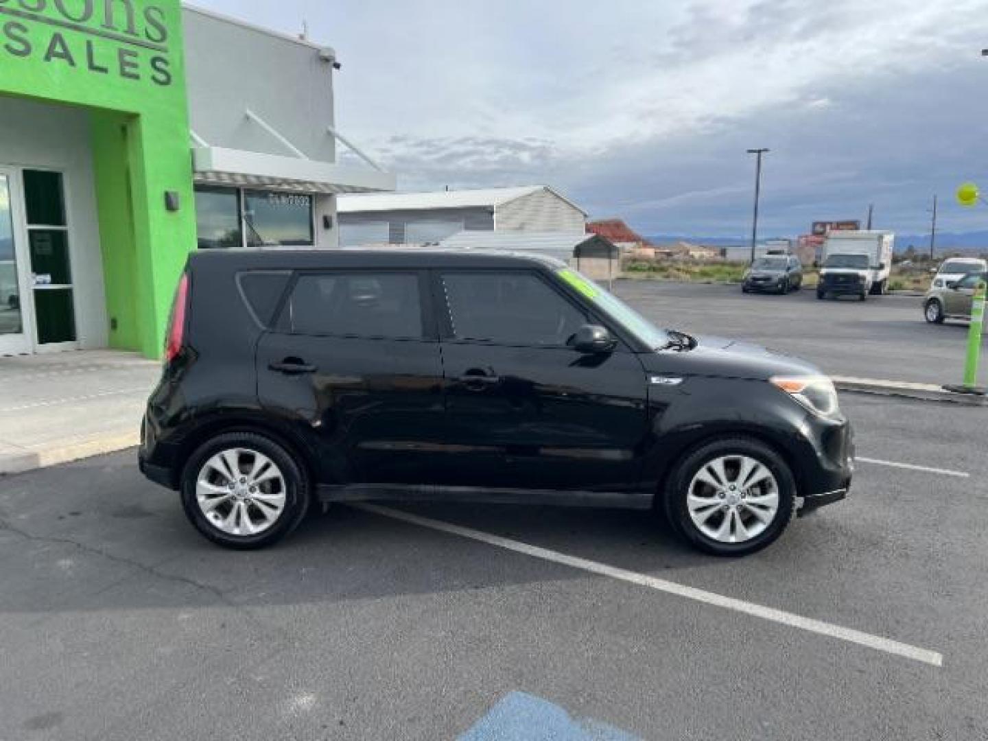 2016 Shadow Black /Gray Two-Tone, cloth Kia Soul + (KNDJP3A5XG7) with an 2.0L L4 DOHC 16V engine, 6-Speed Automatic transmission, located at 1865 East Red Hills Pkwy, St. George, 84770, (435) 628-0023, 37.120850, -113.543640 - THis Kia Soul has a brand new engine from Kia and ready to be broken in.We specialize in helping ALL people get the best financing available. No matter your credit score, good, bad or none we can get you an amazing rate. Had a bankruptcy, divorce, or repossessions? We give you the green light to get - Photo#7