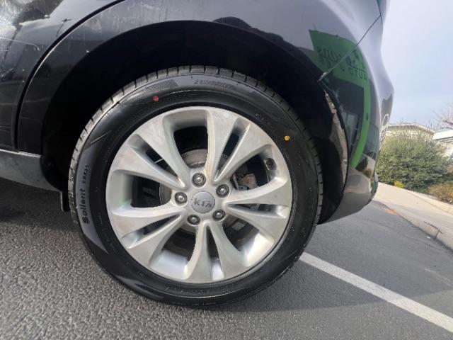 2016 Shadow Black /Gray Two-Tone, cloth Kia Soul + (KNDJP3A5XG7) with an 2.0L L4 DOHC 16V engine, 6-Speed Automatic transmission, located at 1865 East Red Hills Pkwy, St. George, 84770, (435) 628-0023, 37.120850, -113.543640 - We specialize in helping ALL people get the best financing available. No matter your credit score, good, bad or none we can get you an amazing rate. Had a bankruptcy, divorce, or repossessions? We give you the green light to get your credit back on the road. Low down and affordable payments that fit - Photo#8