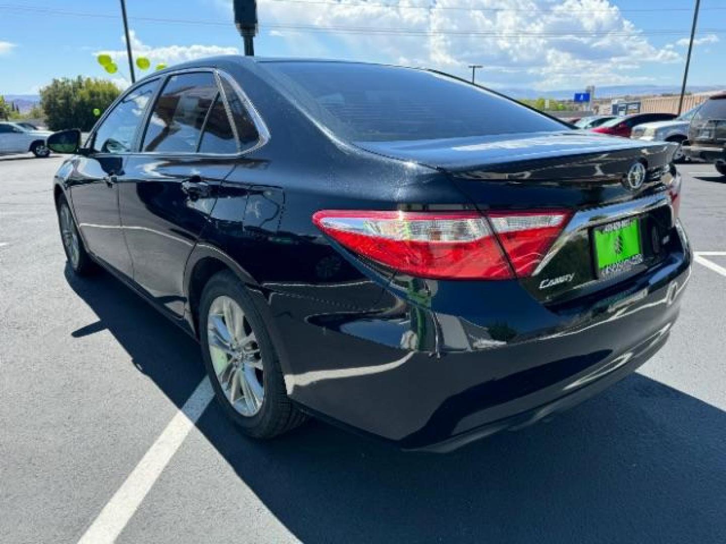 2017 Midnight Black Metallic /Black, leatherette/cloth Toyota Camry SE (4T1BF1FK6HU) with an 2.5L L4 DOHC 16V engine, 6-Speed Automatic transmission, located at 1865 East Red Hills Pkwy, St. George, 84770, (435) 628-0023, 37.120850, -113.543640 - We specialize in helping ALL people get the best financing available. No matter your credit score, good, bad or none we can get you an amazing rate. Had a bankruptcy, divorce, or repossessions? We give you the green light to get your credit back on the road. Low down and affordable payments that fit - Photo#4