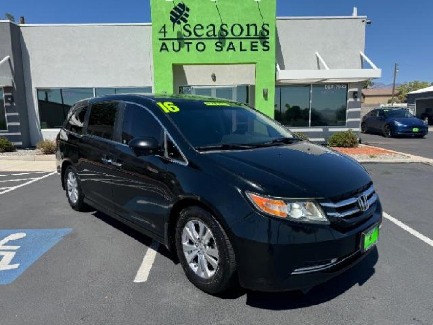 2016 Crystal Black Pearl /Truffle, cloth Honda Odyssey SE (5FNRL5H36GB) with an 3.5L V6 SOHC 24V engine, 6-Speed Automatic transmission, located at 1865 East Red Hills Pkwy, St. George, 84770, (435) 628-0023, 37.120850, -113.543640 - We specialize in helping ALL people get the best financing available. No matter your credit score, good, bad or none we can get you an amazing rate. Had a bankruptcy, divorce, or repossessions? We give you the green light to get your credit back on the road. Low down and affordable payments that fit - Photo#0