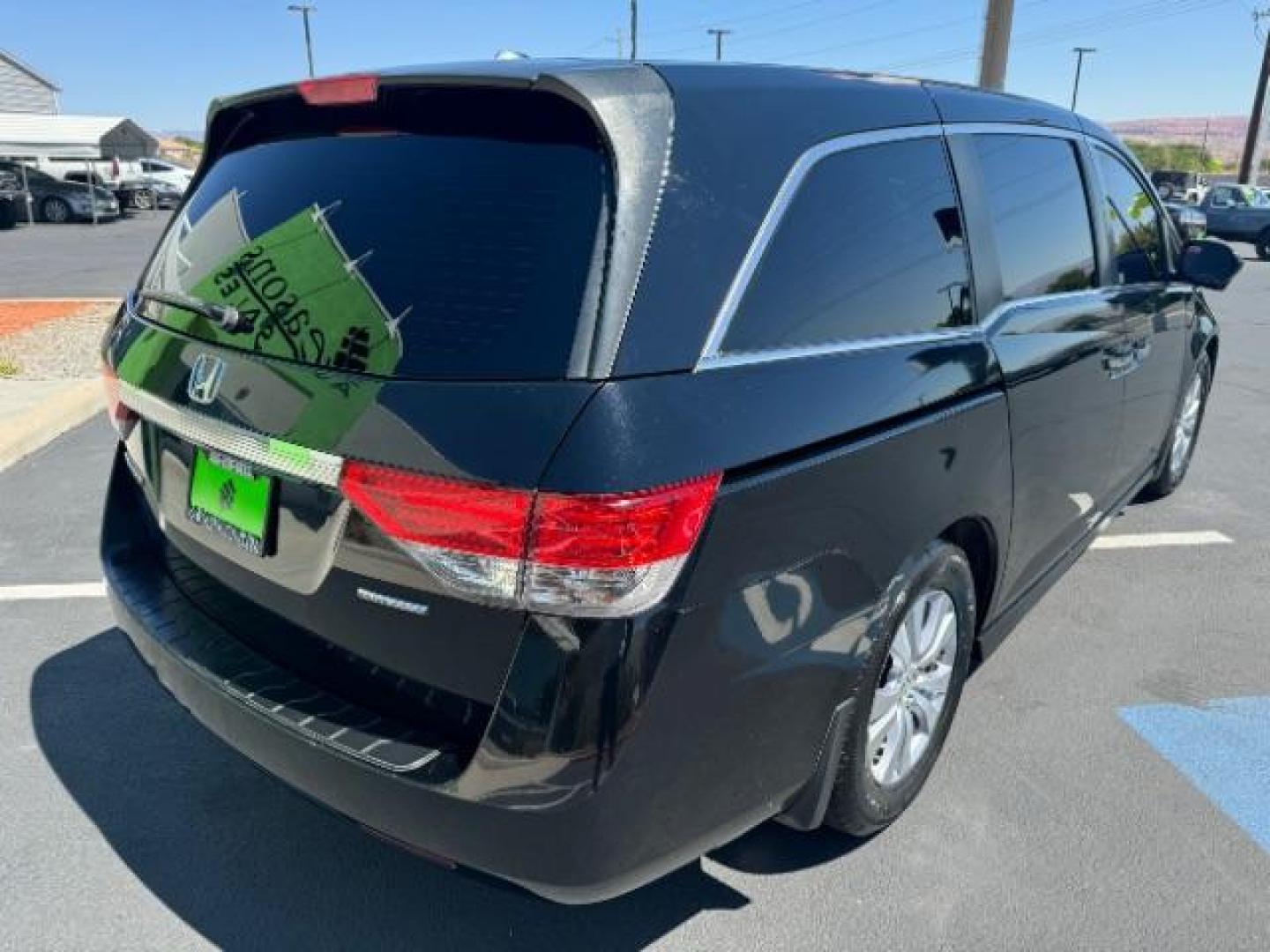 2016 Crystal Black Pearl /Truffle, cloth Honda Odyssey SE (5FNRL5H36GB) with an 3.5L V6 SOHC 24V engine, 6-Speed Automatic transmission, located at 1865 East Red Hills Pkwy, St. George, 84770, (435) 628-0023, 37.120850, -113.543640 - We specialize in helping ALL people get the best financing available. No matter your credit score, good, bad or none we can get you an amazing rate. Had a bankruptcy, divorce, or repossessions? We give you the green light to get your credit back on the road. Low down and affordable payments that fit - Photo#6