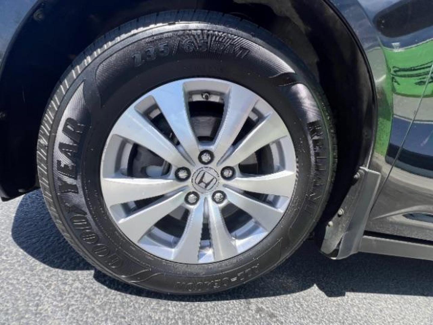 2016 Crystal Black Pearl /Gray, cloth Honda Odyssey SE (5FNRL5H36GB) with an 3.5L V6 SOHC 24V engine, 6-Speed Automatic transmission, located at 940 North Main Street, Cedar City, UT, 84720, (435) 628-0023, 37.692936, -113.061897 - We specialize in helping ALL people get the best financing available. No matter your credit score, good, bad or none we can get you an amazing rate. Had a bankruptcy, divorce, or repossessions? We give you the green light to get your credit back on the road. Low down and affordable payments that fit - Photo#10