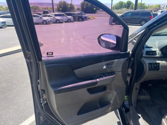 2016 Crystal Black Pearl /Gray, cloth Honda Odyssey SE (5FNRL5H36GB) with an 3.5L V6 SOHC 24V engine, 6-Speed Automatic transmission, located at 1865 East Red Hills Pkwy, St. George, 84770, (435) 628-0023, 37.120850, -113.543640 - We specialize in helping ALL people get the best financing available. No matter your credit score, good, bad or none we can get you an amazing rate. Had a bankruptcy, divorce, or repossessions? We give you the green light to get your credit back on the road. Low down and affordable payments that fit - Photo#12