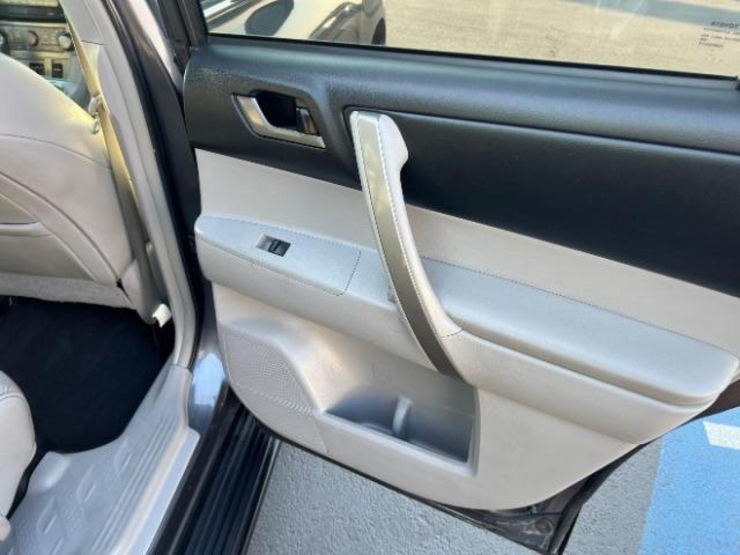 2012 Magnetic Gray Metallic /Sand Beige Cloth Interior Toyota Highlander Base 4WD (5TDBK3EH6CS) with an 3.5L V6 DOHC 24V engine, 5-Speed Automatic transmission, located at 1865 East Red Hills Pkwy, St. George, 84770, (435) 628-0023, 37.120850, -113.543640 - We specialize in helping ALL people get the best financing available. No matter your credit score, good, bad or none we can get you an amazing rate. Had a bankruptcy, divorce, or repossessions? We give you the green light to get your credit back on the road. Low down and affordable payments that fit - Photo#28