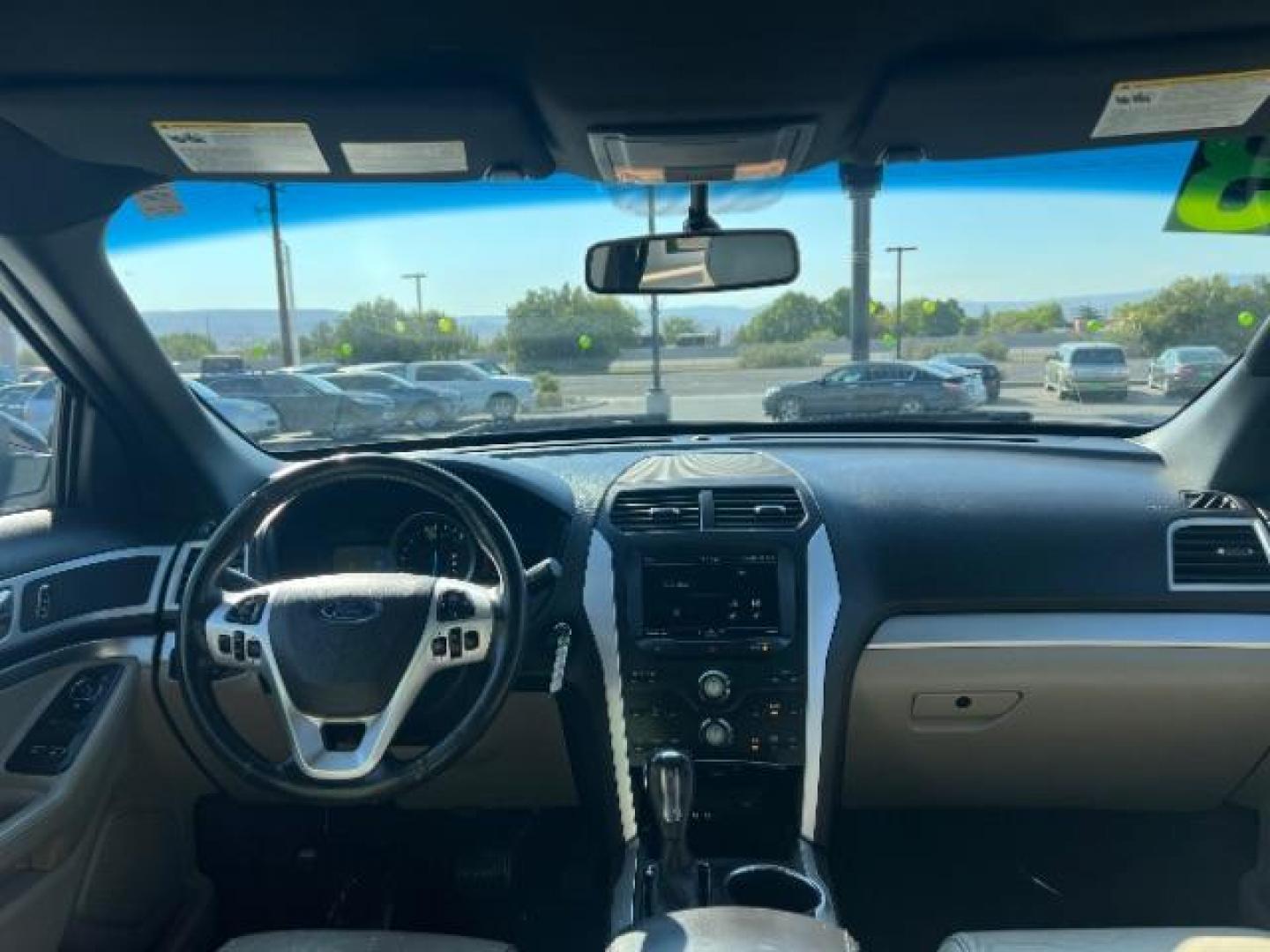 2013 White Platinum Trico /Medium Light Stone Leather Ford Explorer XLT FWD (1FM5K7D85DG) with an 3.5L V6 DOHC 24V engine, 6-Speed Automatic transmission, located at 1865 East Red Hills Pkwy, St. George, 84770, (435) 628-0023, 37.120850, -113.543640 - We specialize in helping ALL people get the best financing available. No matter your credit score, good, bad or none we can get you an amazing rate. Had a bankruptcy, divorce, or repossessions? We give you the green light to get your credit back on the road. Low down and affordable payments that fit - Photo#24